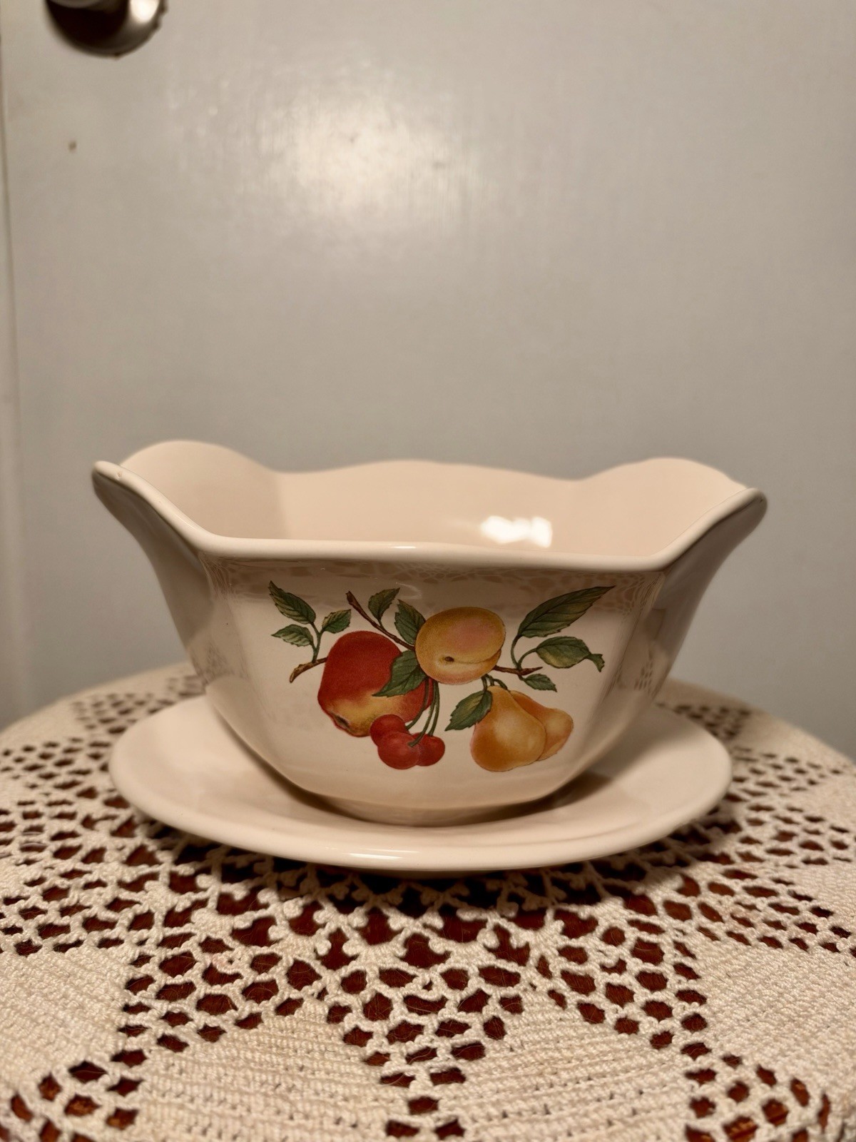 Vintage 1980s Teleflora Ceramic Gravy Boat W/ Attatched Underplate