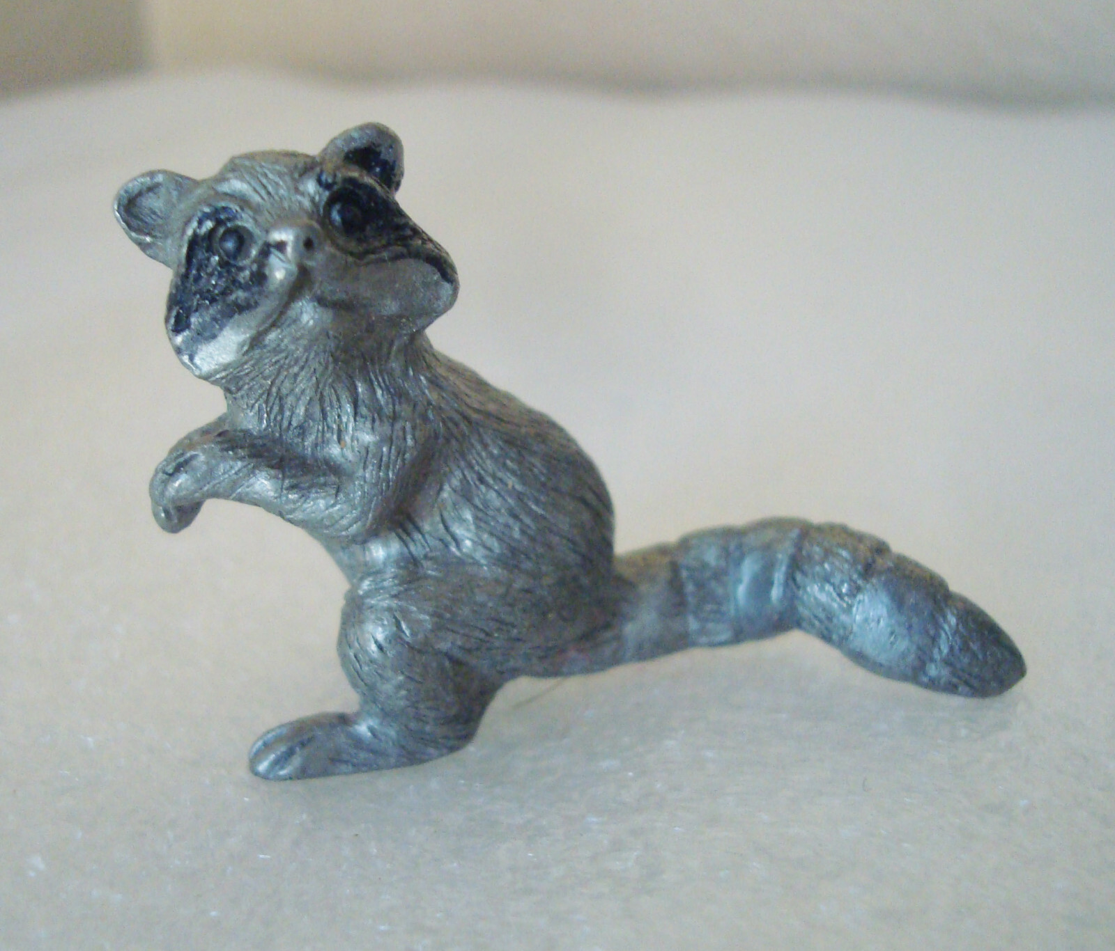 2017 Spoontiques pewter miniature small Raccoon Figurine
