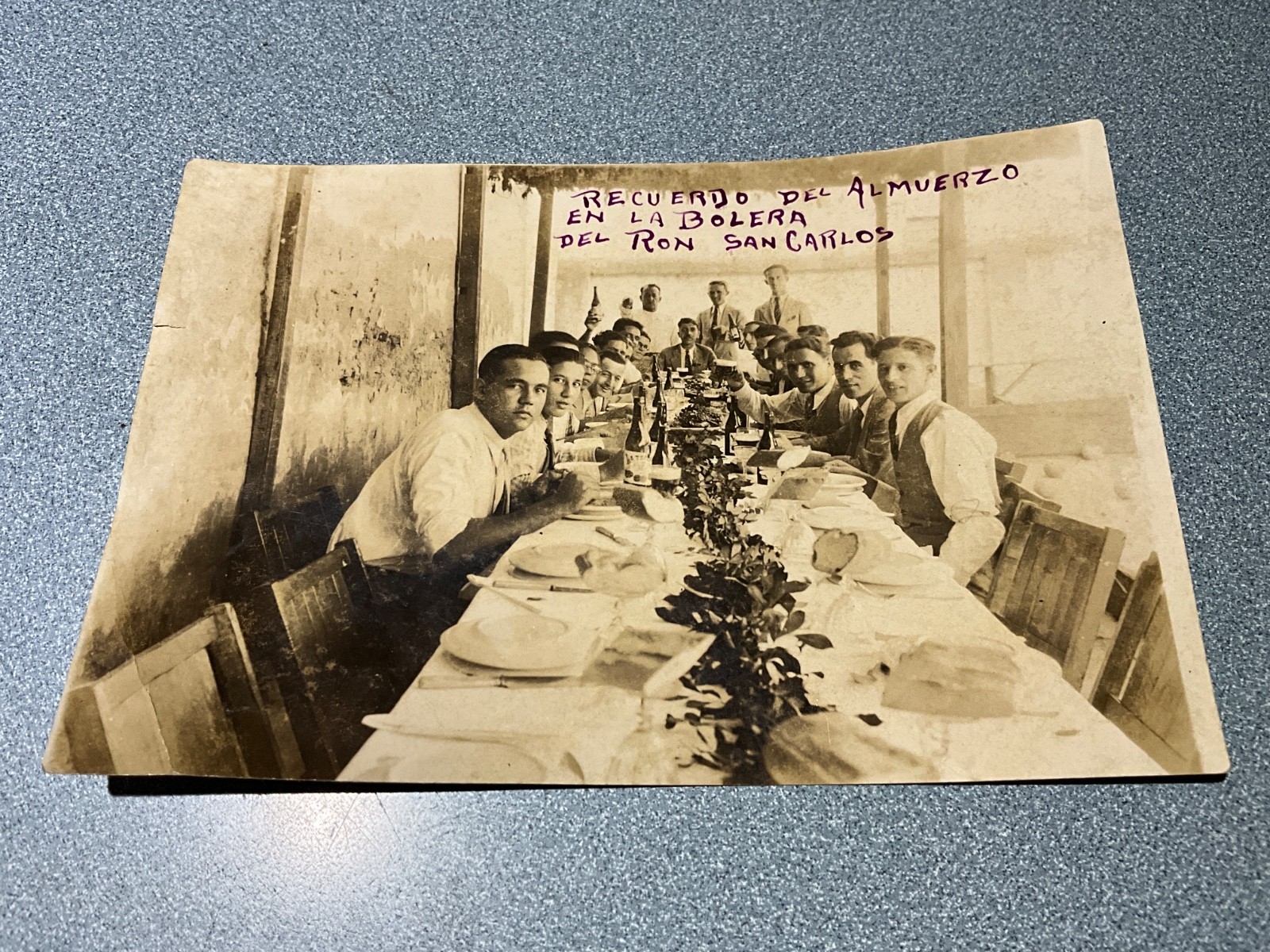 194o’s ANTIQUE CUBAN PHOTO LUNCH IN LA BOLERA RON RUM SAN CARLOS 6.5X4.5