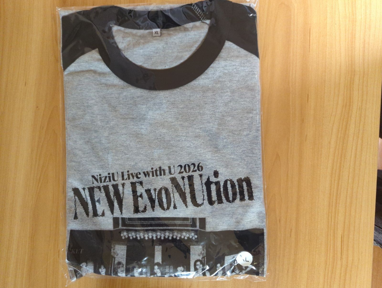 XL size NiziU Live T-shirt No.95