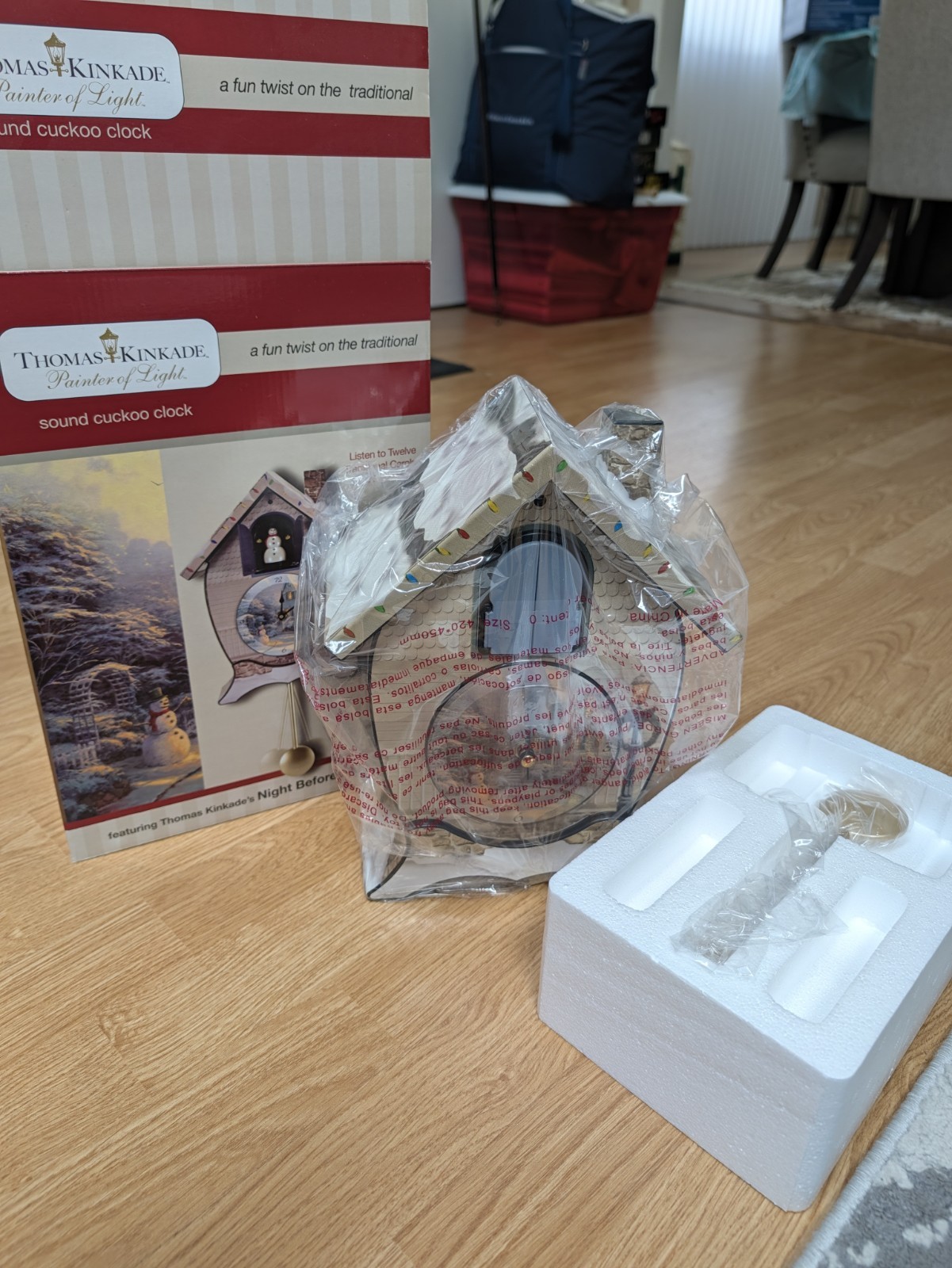 Thomas Kinkade Painter of Light Night Before Christmas Sound Cuckoo Clock New Thomas Kinkade Painter of Light Night Before Christmas Sound Cuckoo Clock New