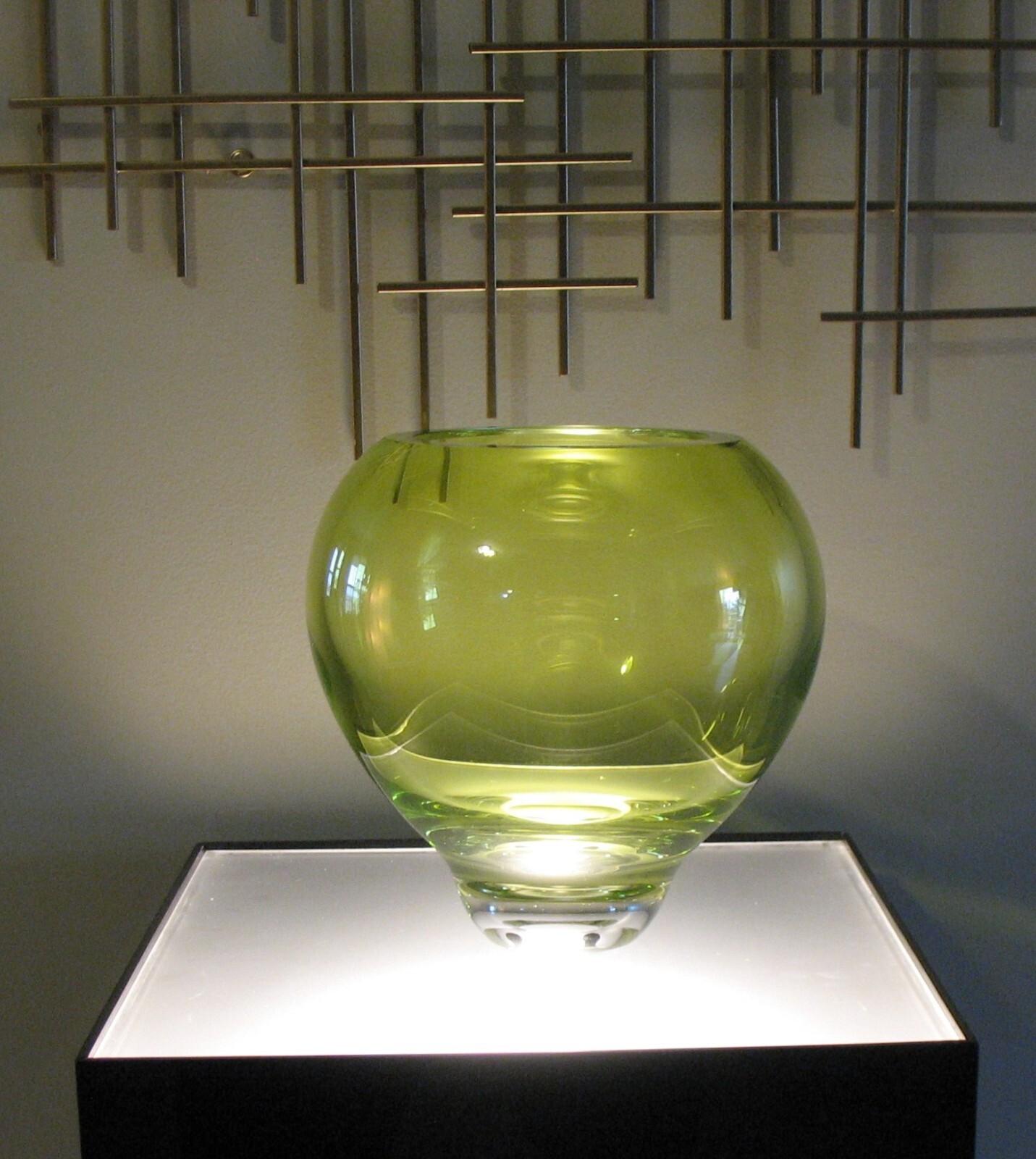 Buxton & Kutch King Tut Glass Vase Pear Green Large 9 Buxton & Kutch King Tut Glass Vase Pear Green Large 9