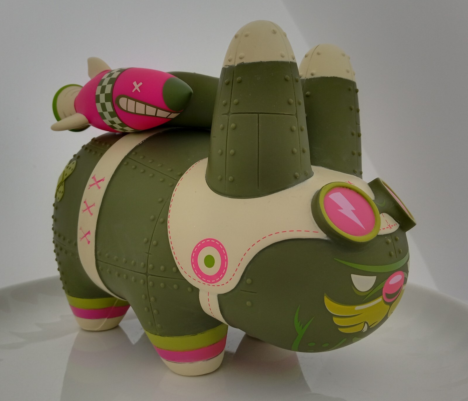Kidrobot Frank Kozik: NYCC Yankee Pig Dog Labbit 7\