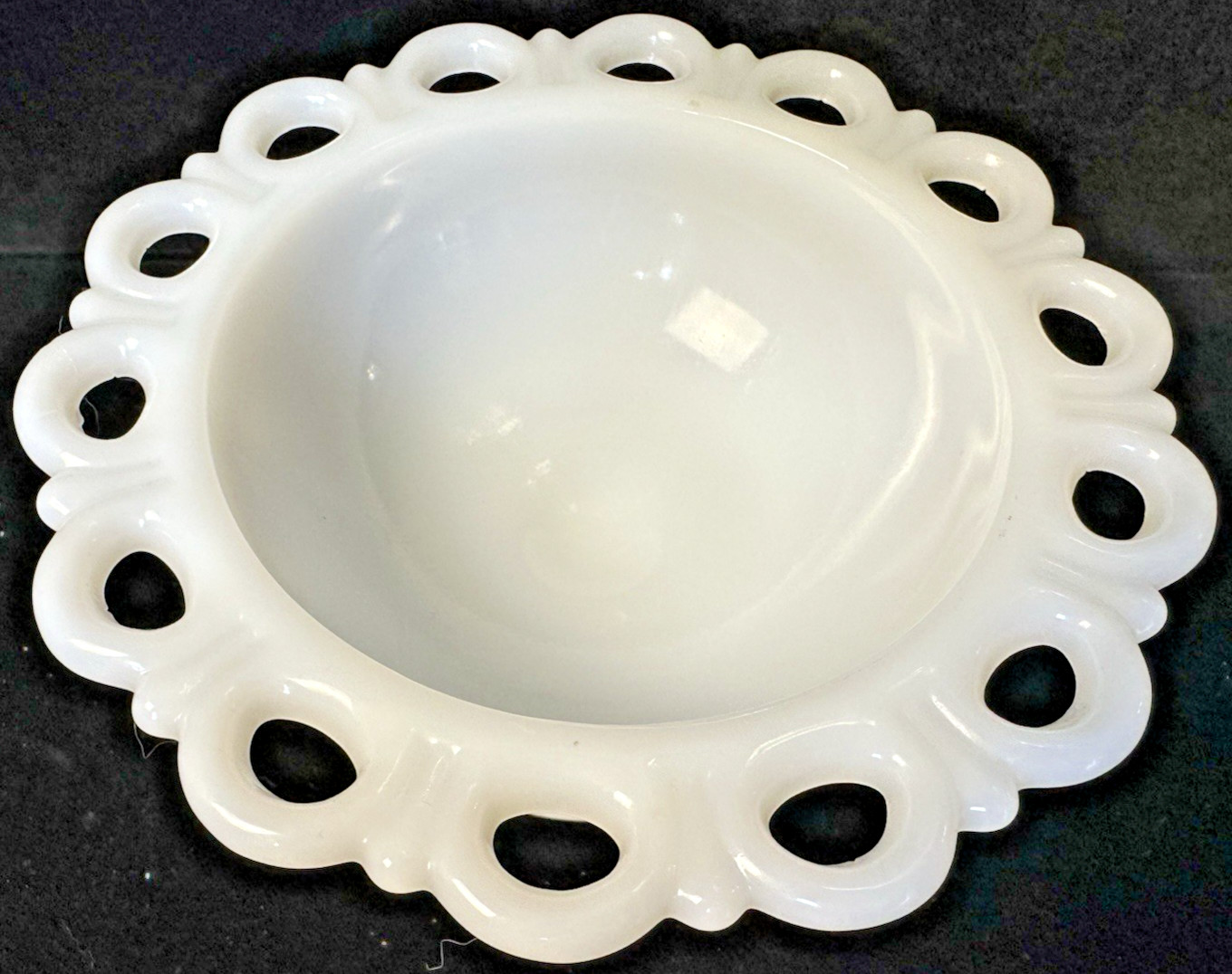 Anchor Hocking Lace Scalloped Edge White Milk Glass Bowl 7