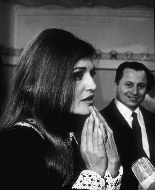 The Italian-French singer Dalida has participated in the 17th Sanr- 1967 Photo 1