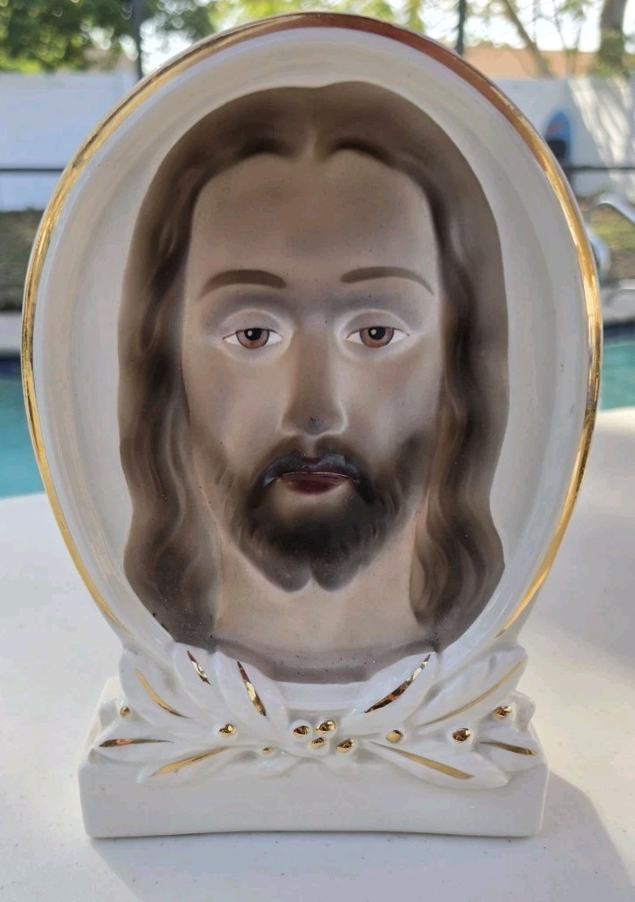 1950s Wonder Art Jesus Concave Porcelain  11.5” Tall Religious - Eyes Follow 3D