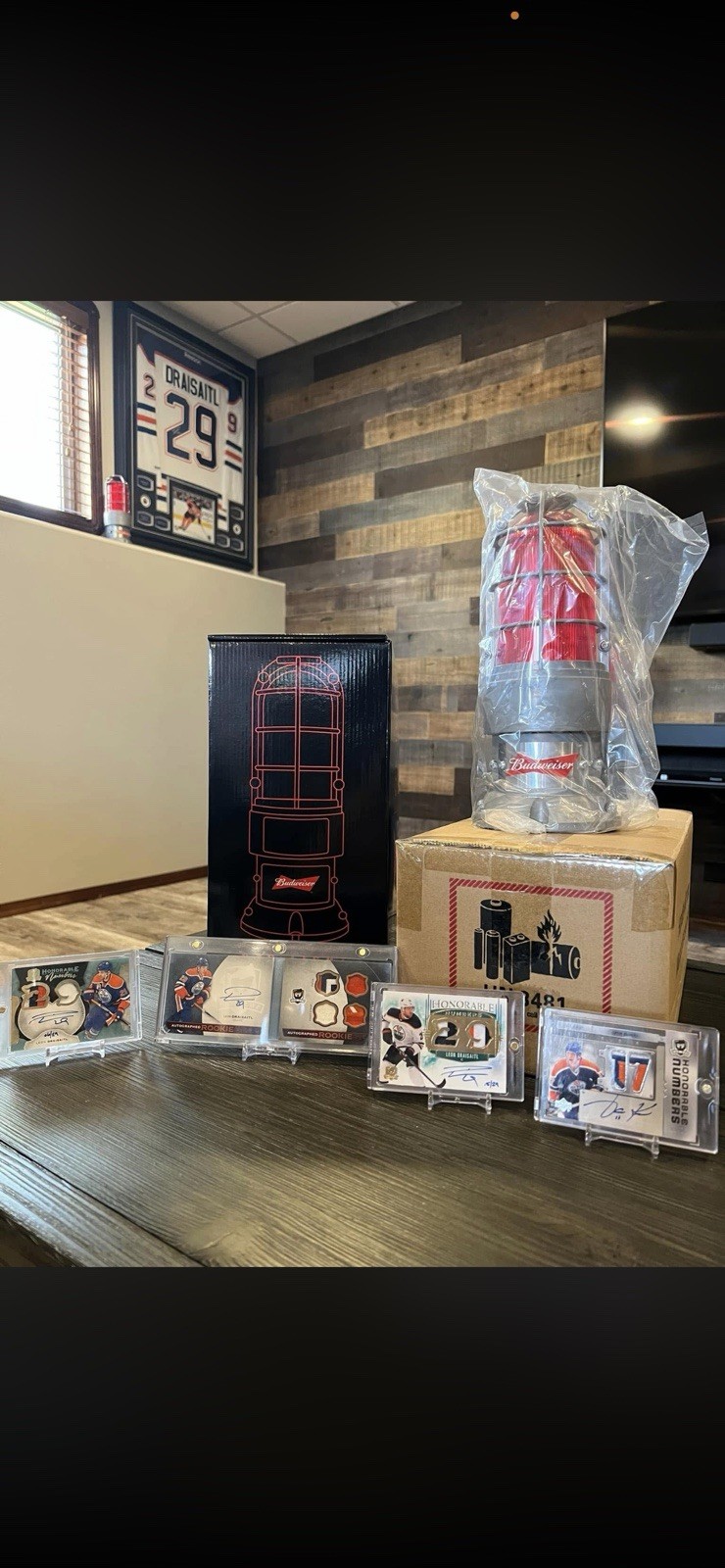 Budweiser Redlight🔥Brand New 🔥( Version 4 ) Shipping To 🇺🇸 And 🇨🇦