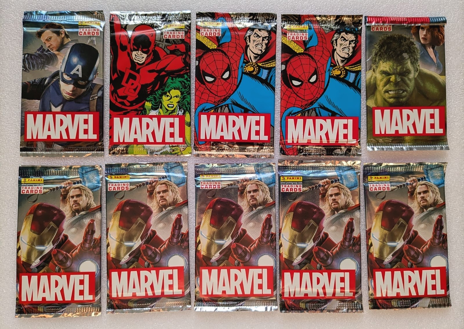 10 PACKS (50 CARDS) MARVEL HEROES 2017 PANINI CARDS COLLECTION