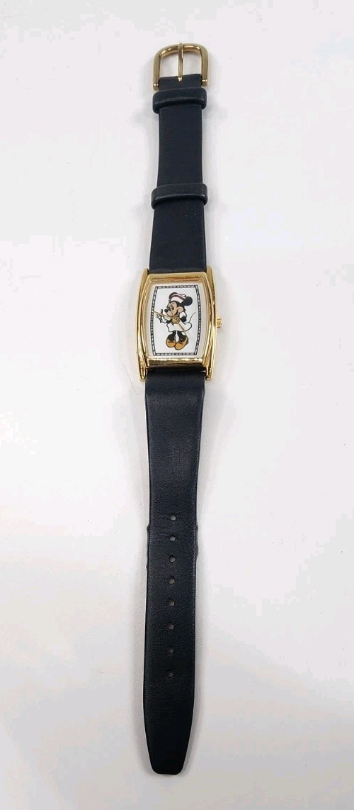 RARE 1/250 Disneyland Cast Exclusive Minnie Mouse Nurse Watch Team Center READ