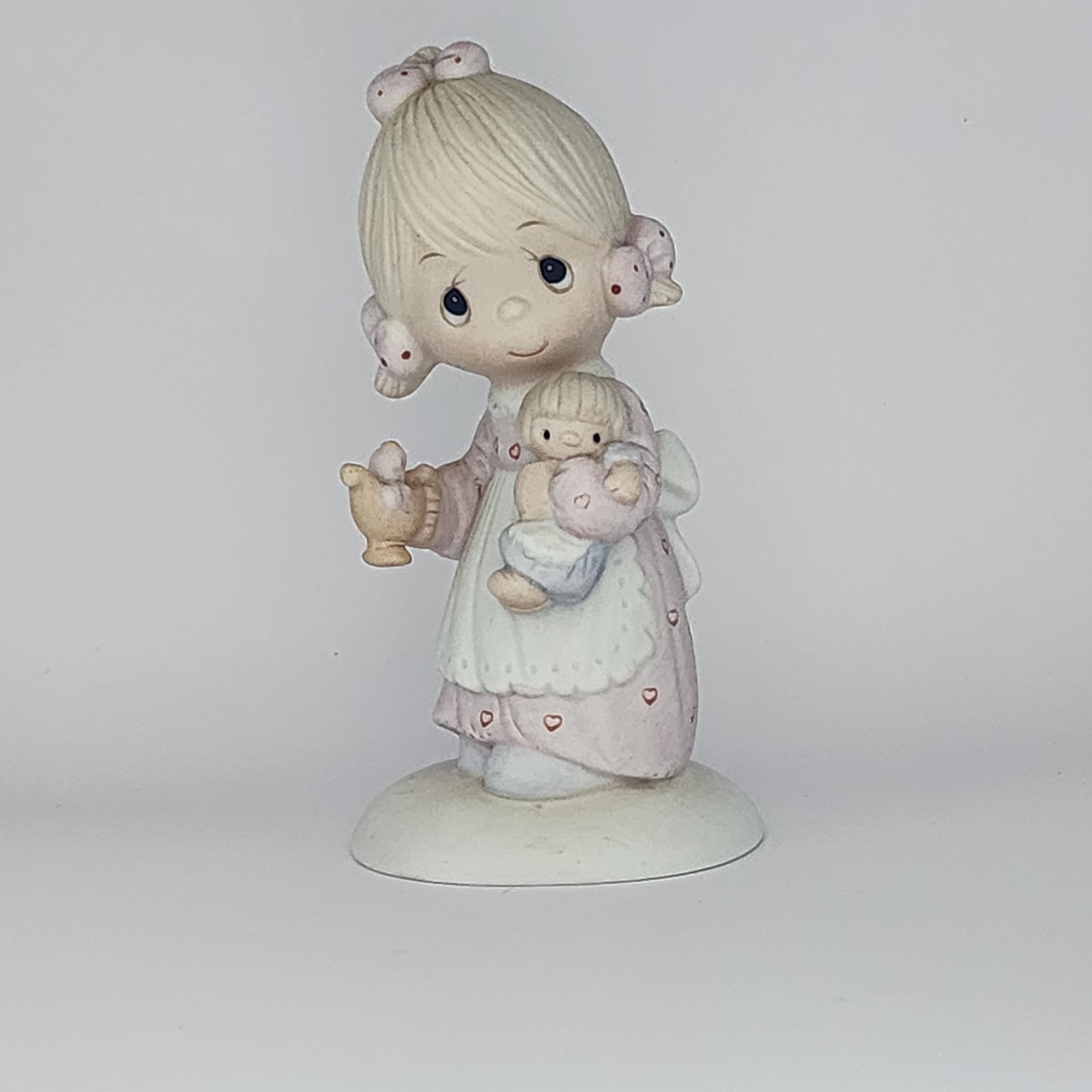 1977 Precious Moments JESUS IS THE LIGHT E1373/G Girl With Candle No Mark