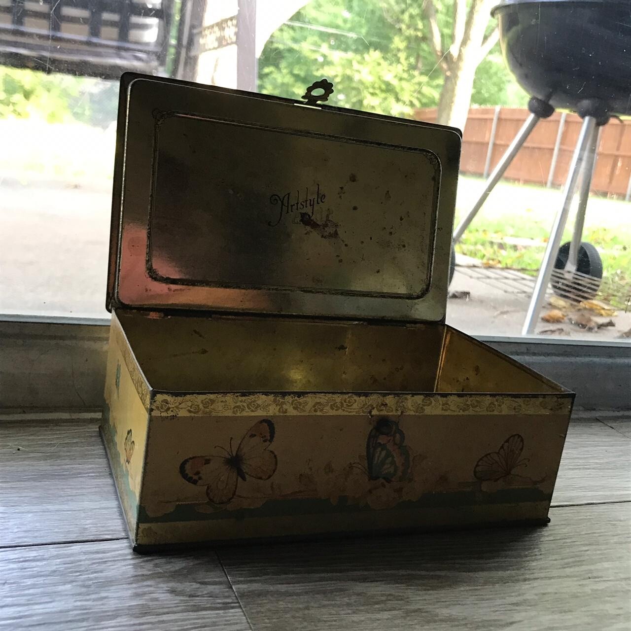 Vintage Artstyle Chocolates Tin Made in USA Butterflies Nice