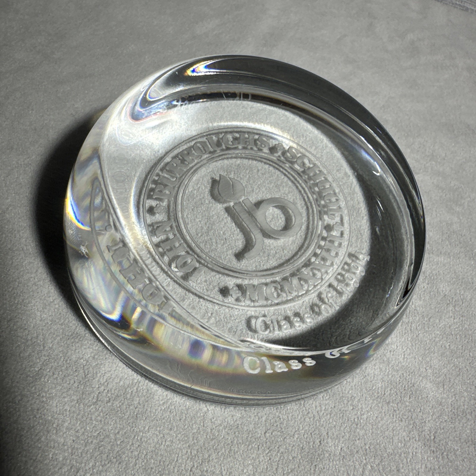 Vtg John Burroughs School MCMXXIII Class Of 1994 Glass Paper Weight JBS St Louis