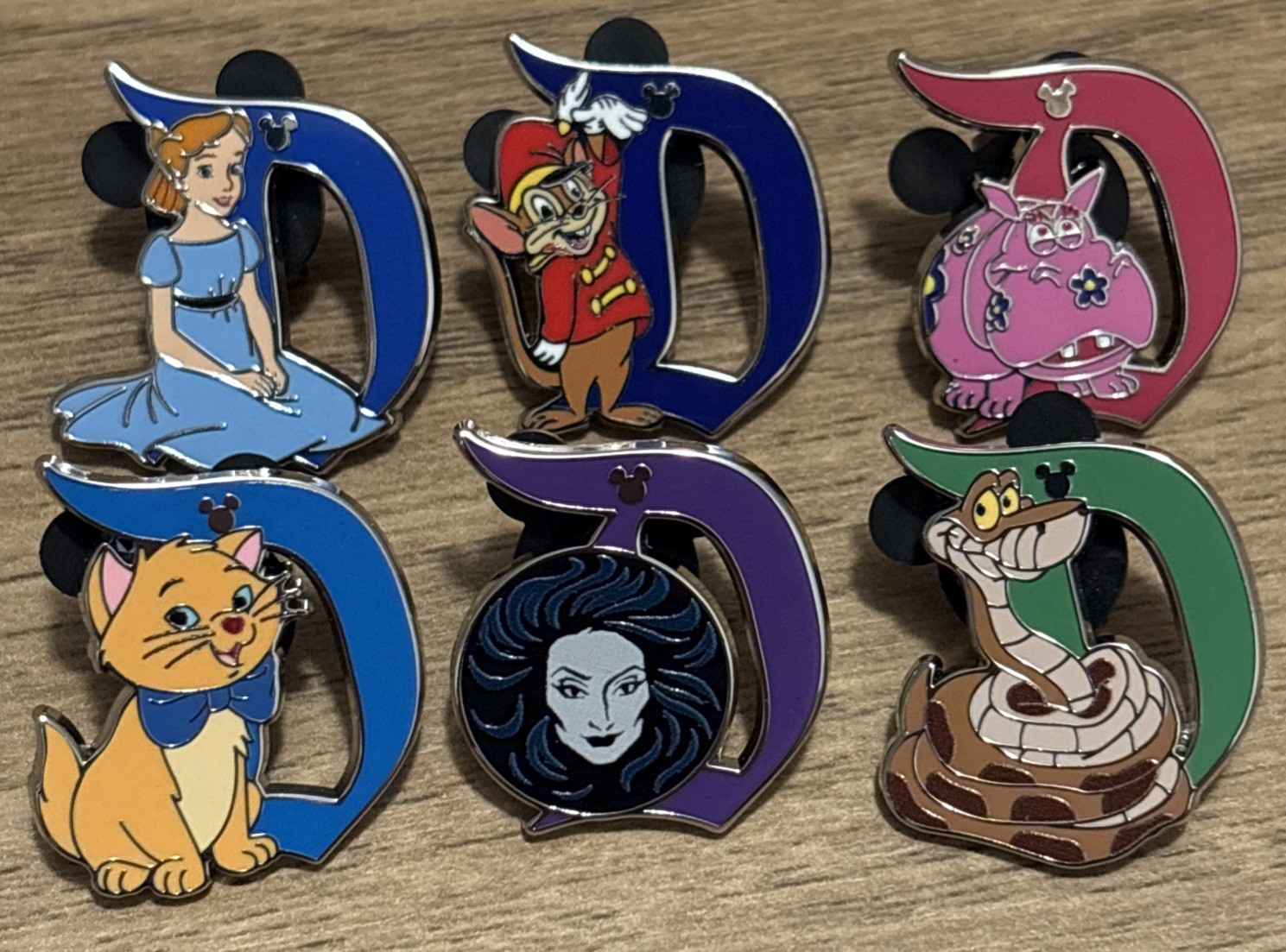 Disney 2026 Hidden Mickey Wave B Disneyland D Pins Complete Set with Chaser
