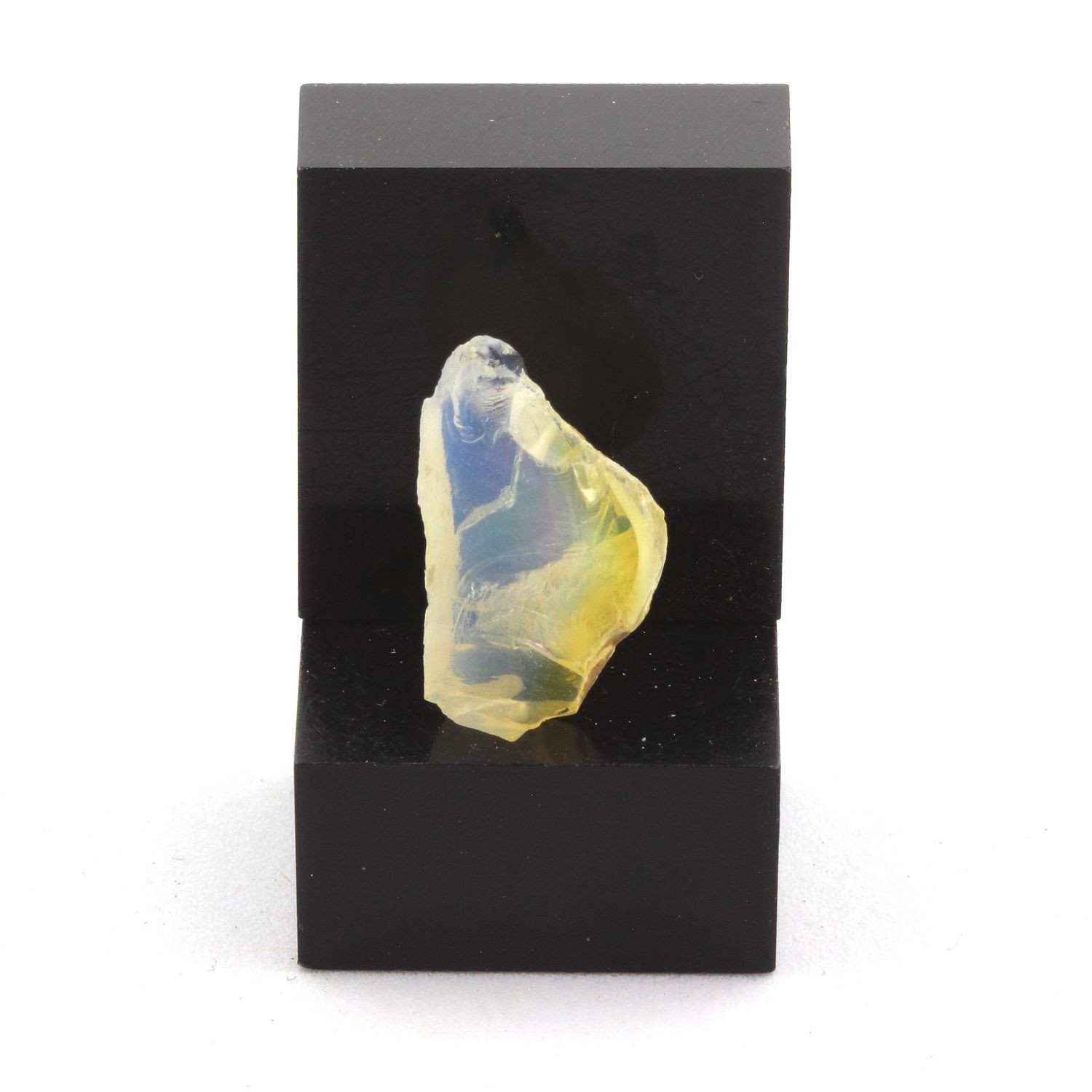 Minerals And Precious Stones. Opal. 4.62 Ct. Wello, Ethiopia.