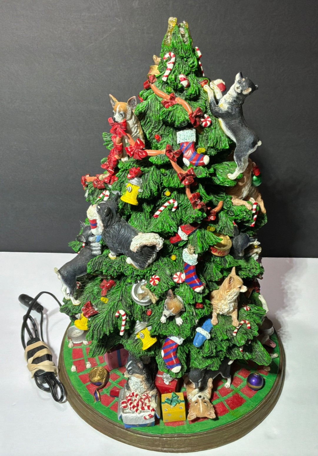 Vtg Danbury Mint CHIHUAHUA Dog Lighted Christmas Tree 12” AS-IS Read Description Vtg Danbury Mint CHIHUAHUA Dog Lighted Christmas Tree 12” AS-IS Read Description