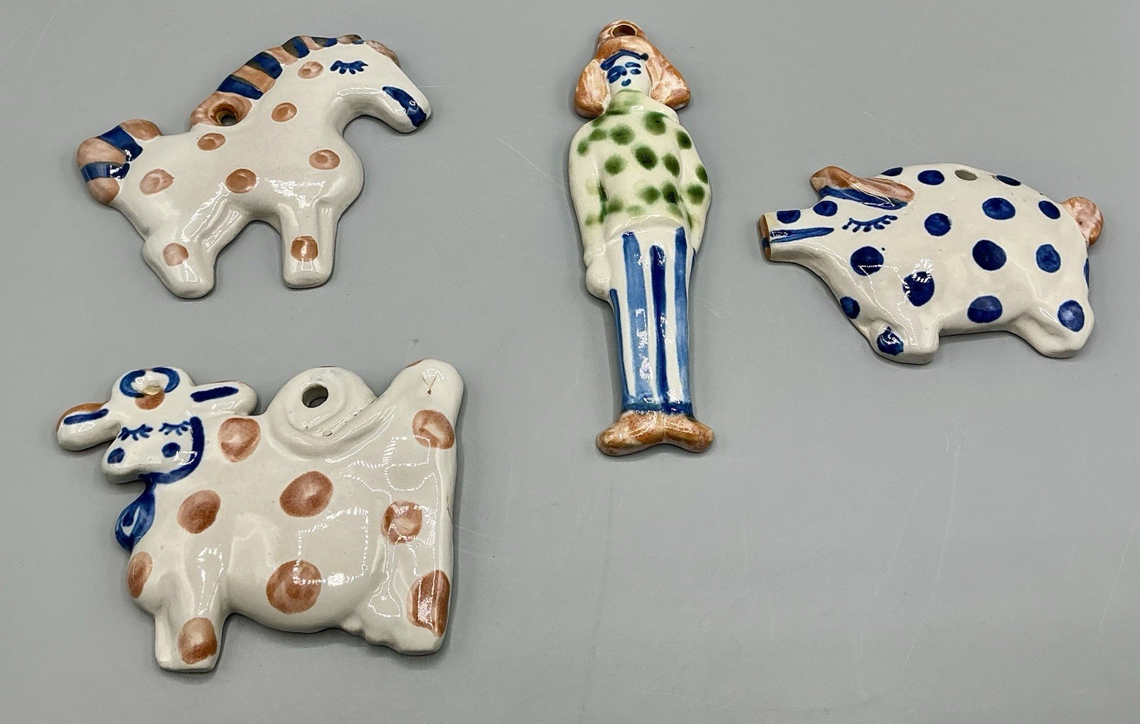 VTG M.A. Hadley Pottery Farmer & 3 Animals Wall Plaque Ornaments Horse, Pig, Cow
