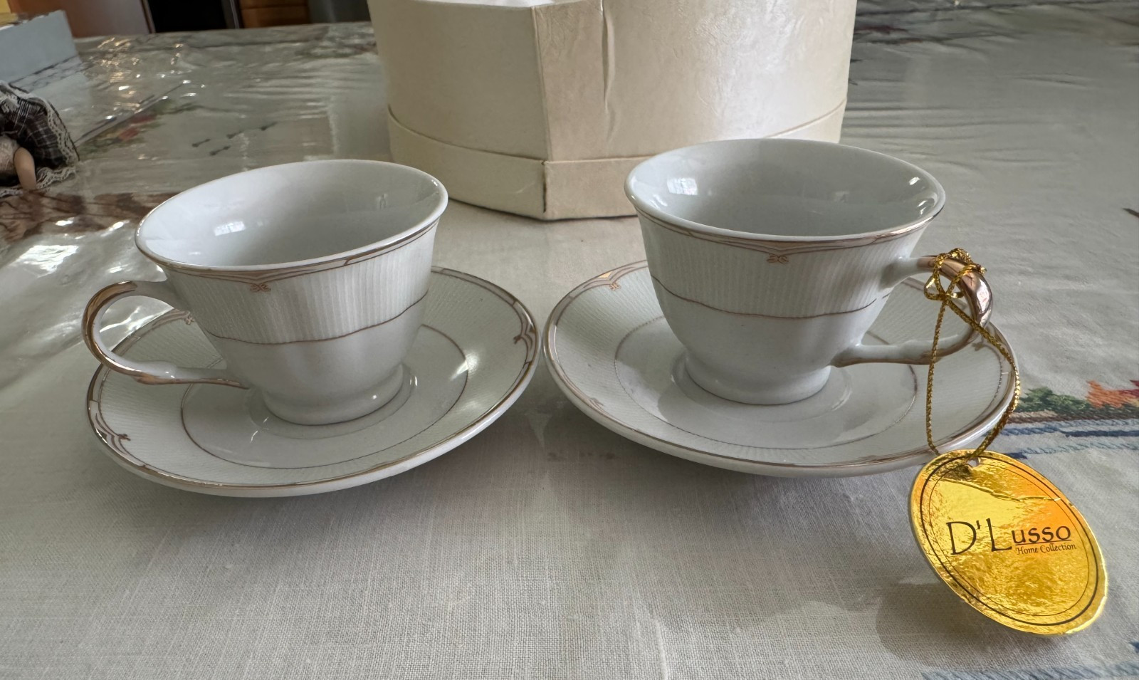 Vintage D'Lusso Home Collection Porcelain Tea Cup & Saucer Set Gold Trim Set of 