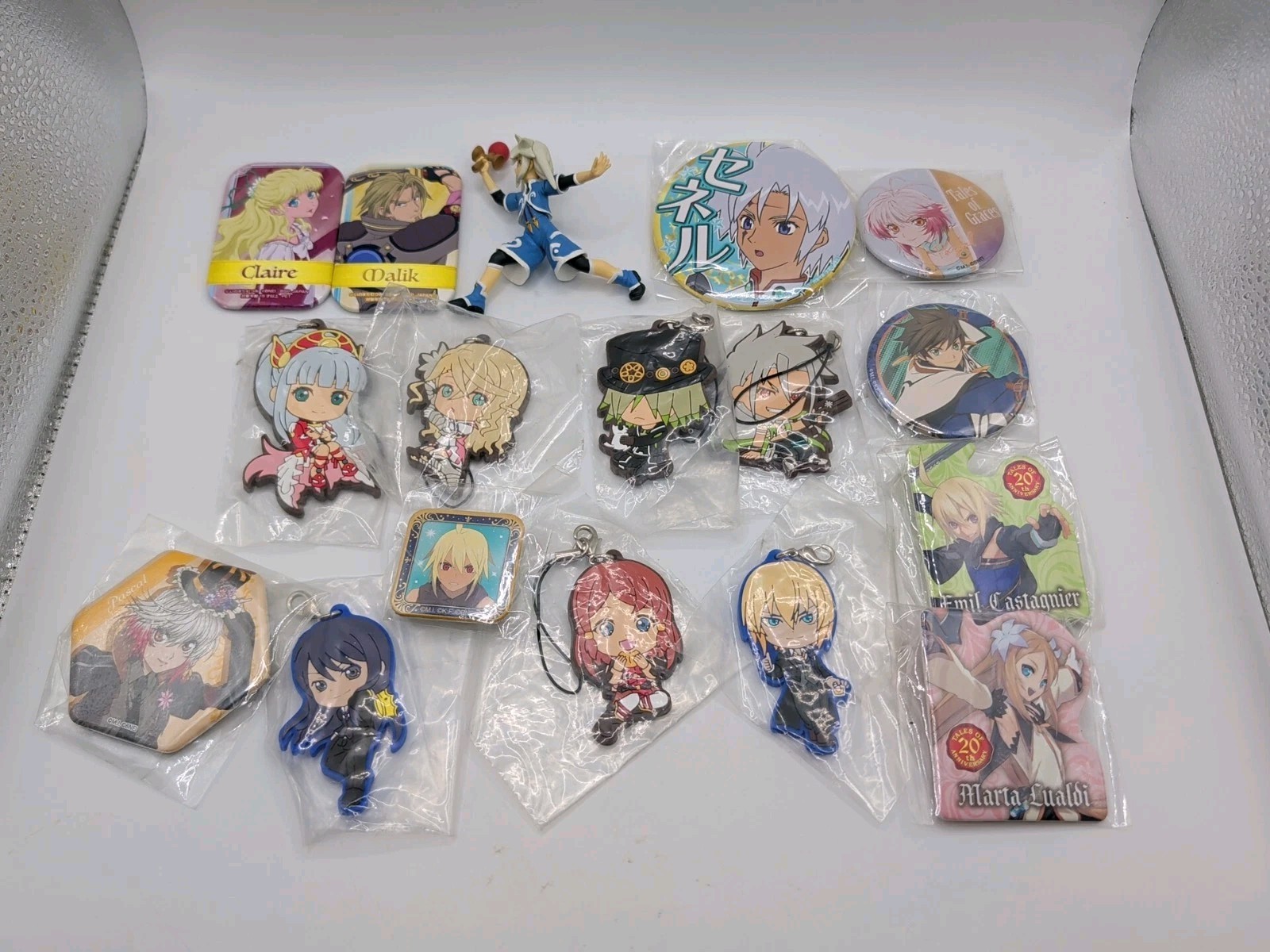 Bandai/Banpresto Tales Of Symphonia Can Buttons, Keychains, Etc Lot Of 16 Pieces