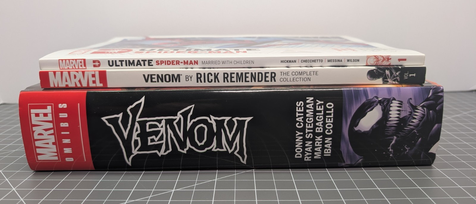 Venom Omnibus & Venom by Rick Remender - Ultimate Spider-Man 1 Comics Lot