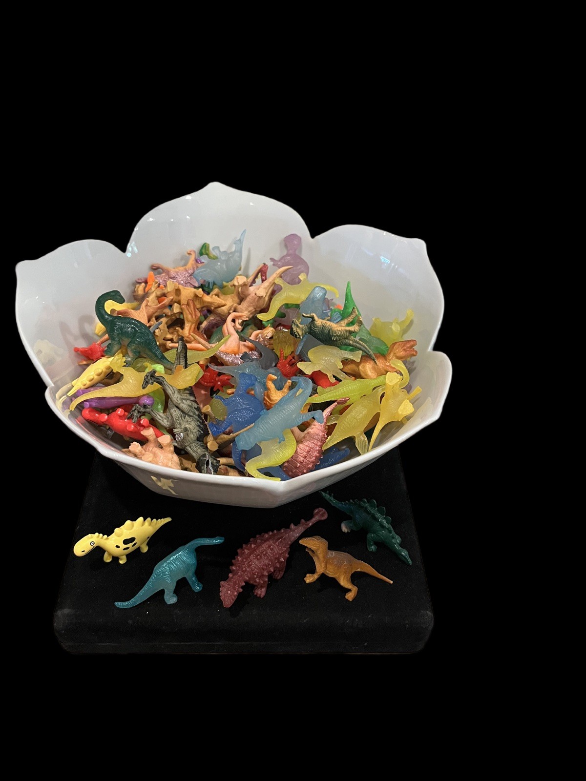 Vintage Hong Kong China Mini Prehistoric Animals Dinosaur Figure 118 pc BIG LOT