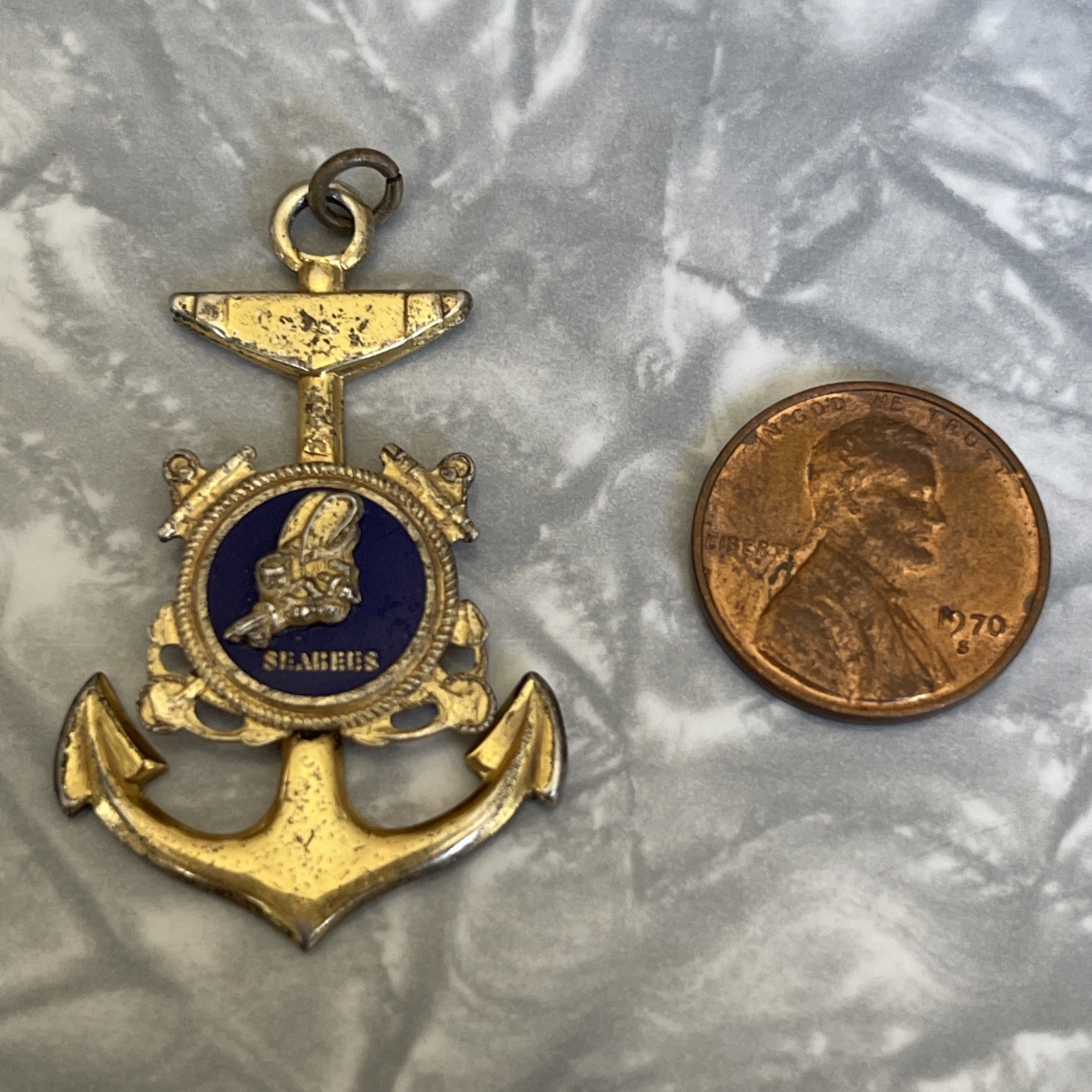 STERLING Silver WW2 US NAVY Anchor SEA BEES PENDANT . Vintage , gold plated STERLING Silver WW2 US NAVY Anchor SEA BEES PENDANT . Vintage , gold plated