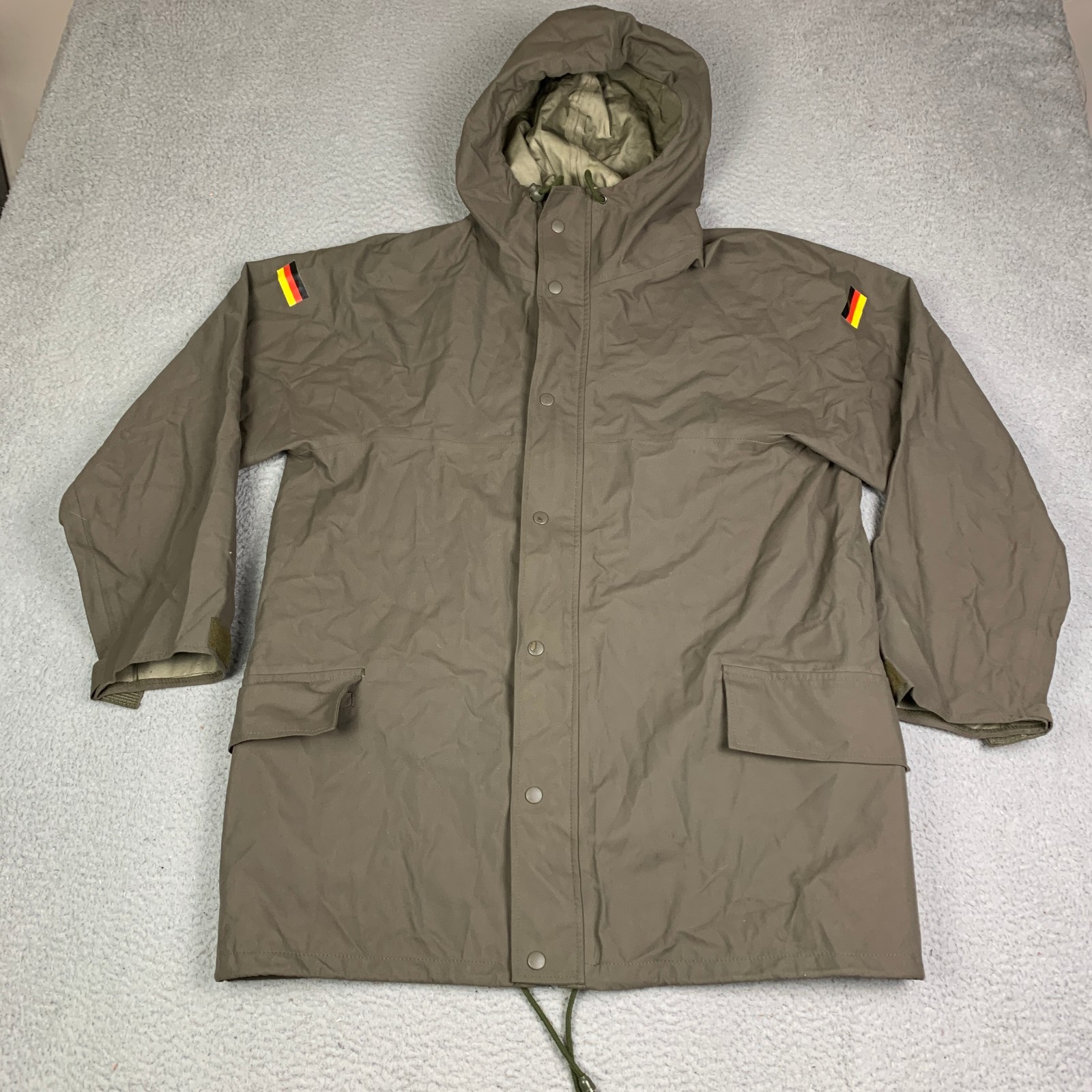Vintage 80s German Military Parka XL Waterproof Gore-Tex Camo Jacket Olive Green Vintage 80s German Military Parka XL Waterproof Gore-Tex Camo Jacket Olive Green