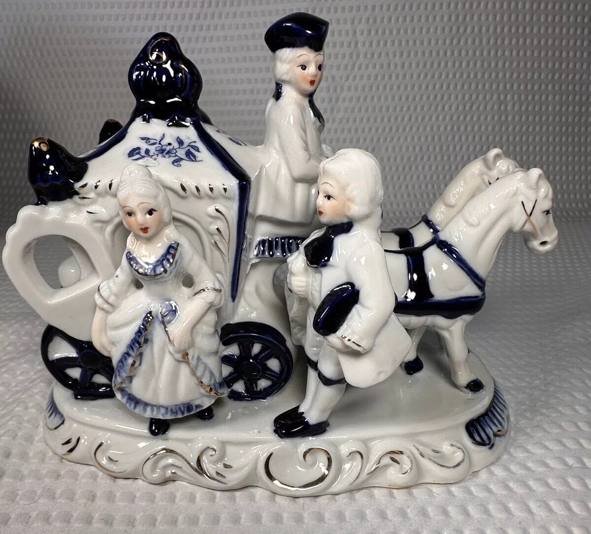 Vtg Victorian Blue White Hand Painted Porcelain Carriage Figurine Felt Bottom