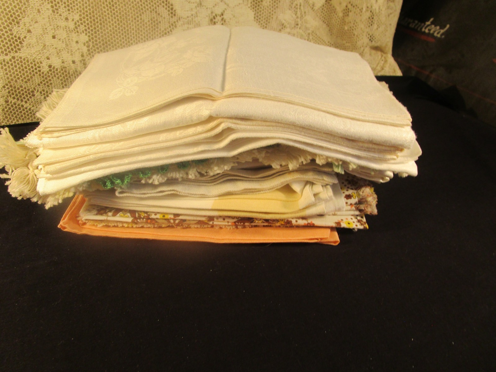 VTG. 40 NAPKINS INCLUDES 8 HOT PADS-NOT STAINED
