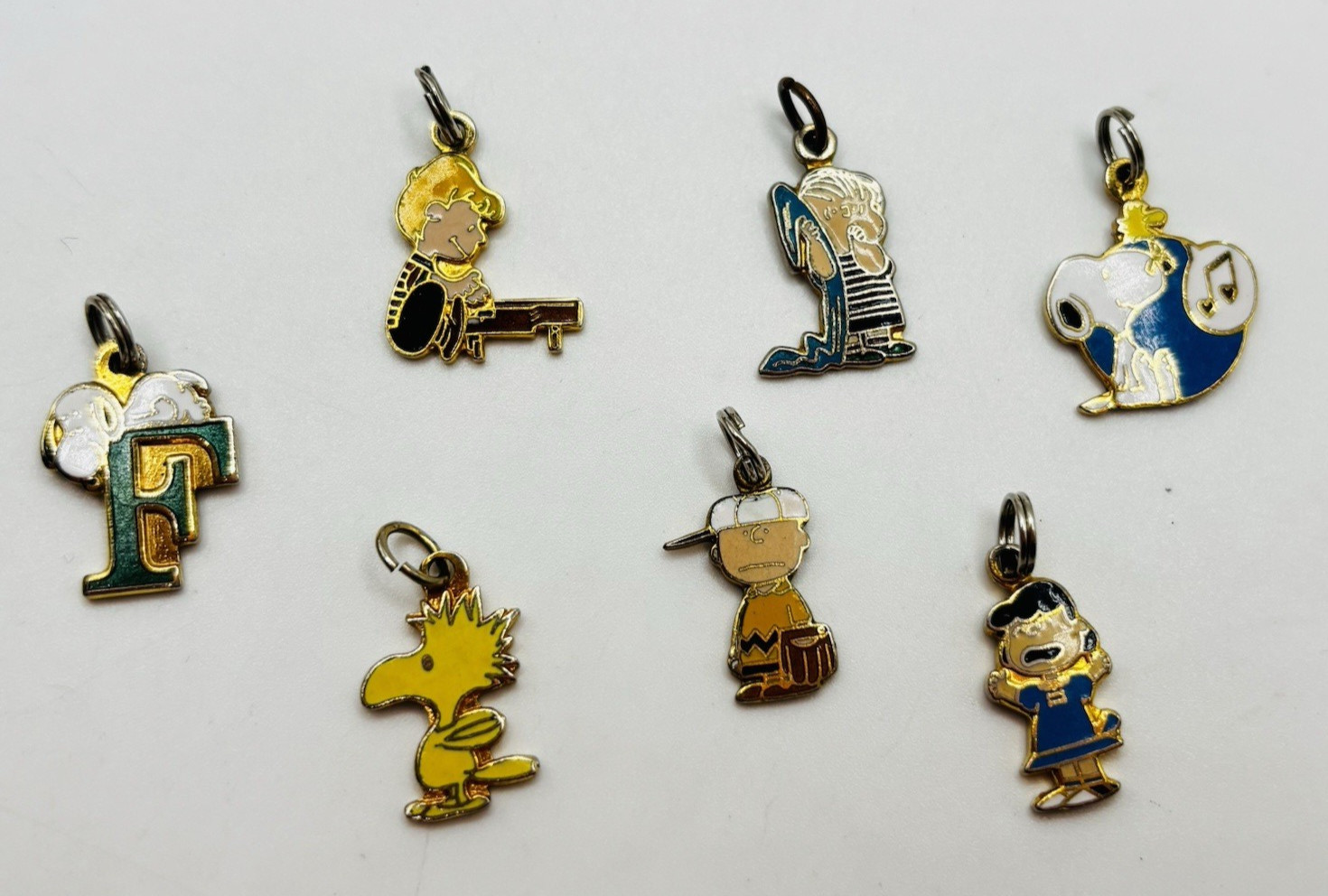 Lot Of 7 Vintage Peanuts Charms Aviva United Features Snoopy Lucy Linus