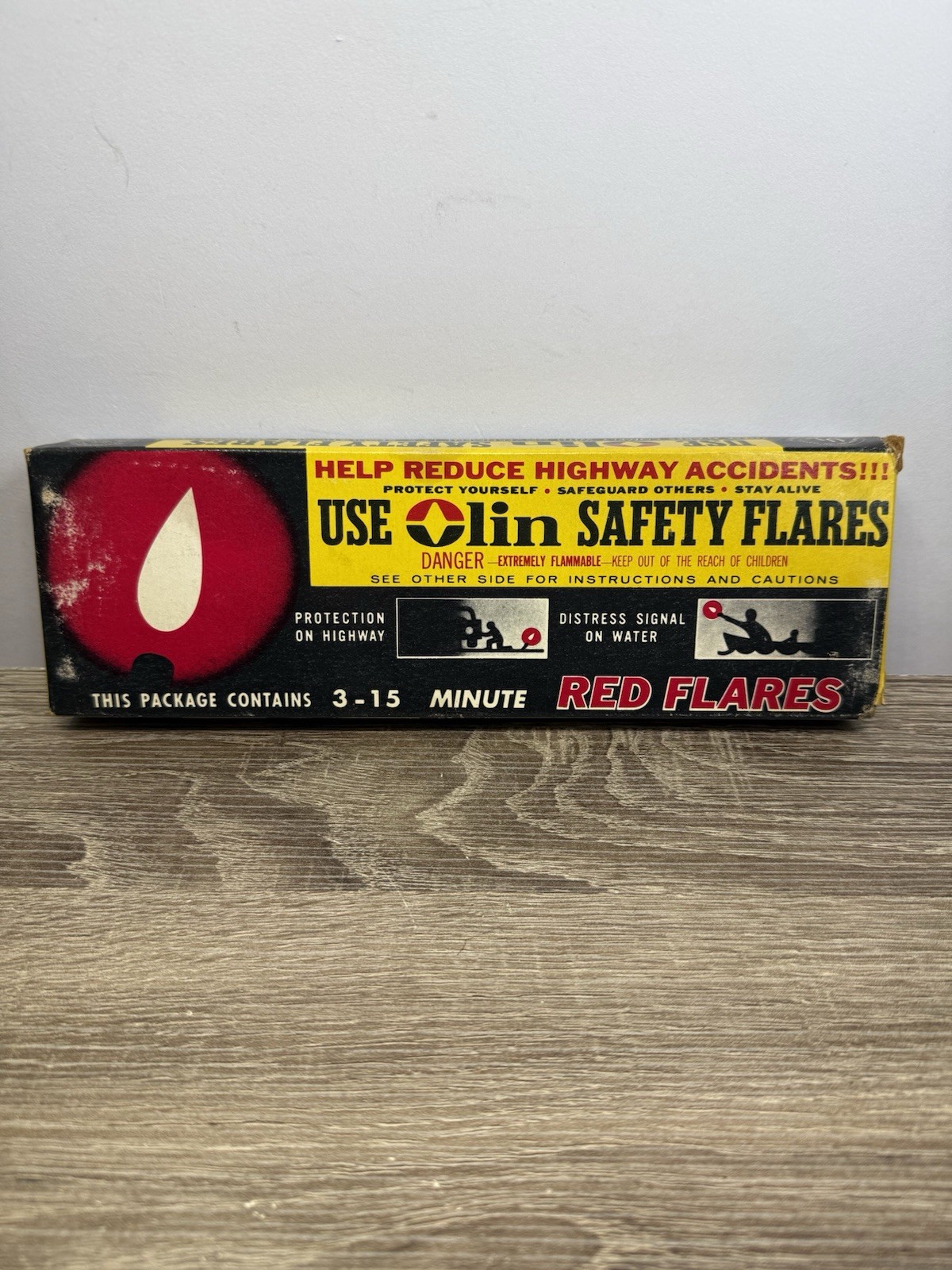 VTG Olin Safety Flares ~Be Safe Use Flares 3-15 Mins RED FLARES X3 NOS Emergency VTG Olin Safety Flares ~Be Safe Use Flares 3-15 Mins RED FLARES X3 NOS Emergency
