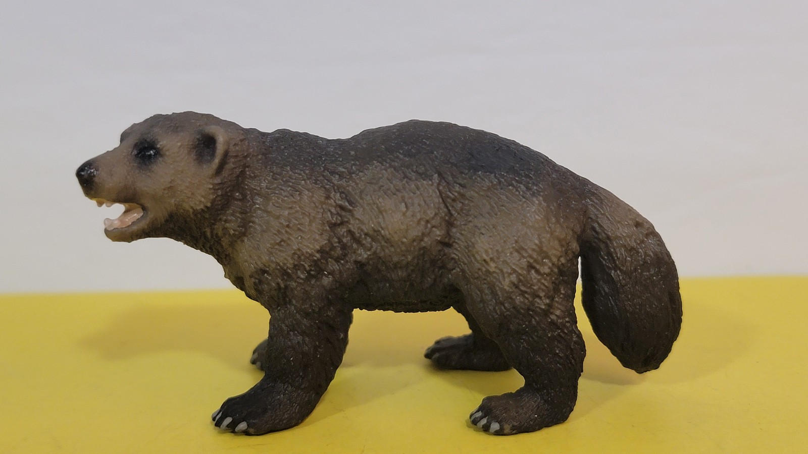 Schleich WOLVERINE 14646 Forest Wildlife Animal Figure Rare Retired