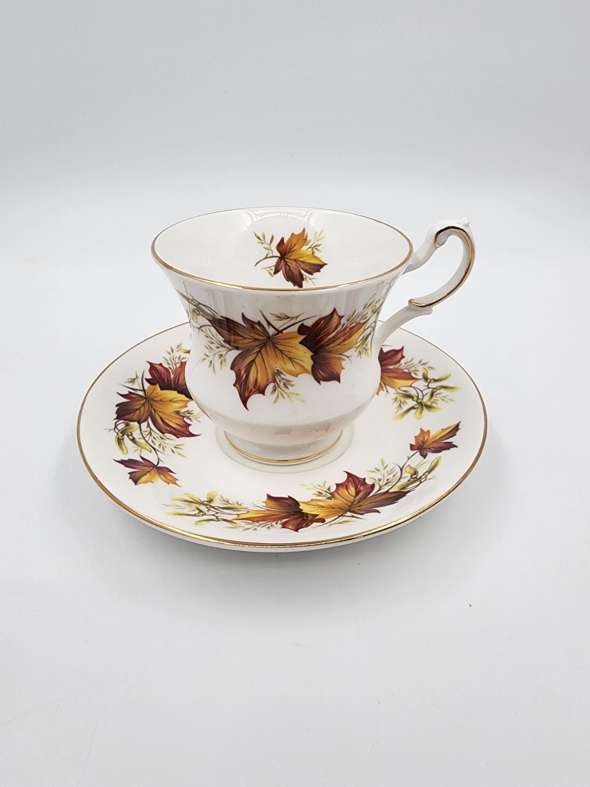 Vintage Queen's Tea Cup & Saucer Set Fine Bone China Vintage England Mapple Leaf