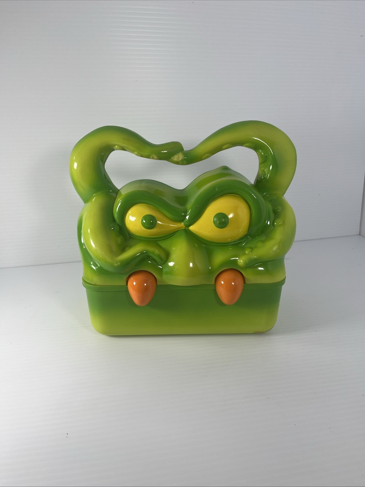 VINTAGE  - 1992 My Pet Monster Creature Features Screaming Lunch Box RARE