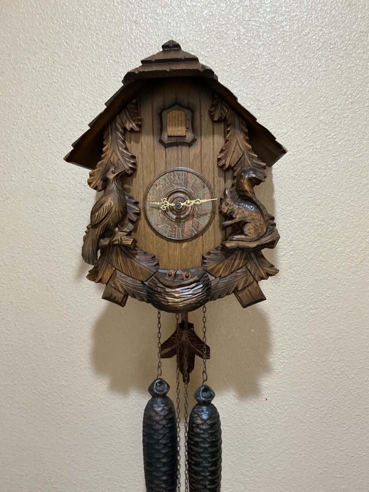 Vintage Black Forest Cuckoo clock . Beautiful and Working full funtions - 8 day
