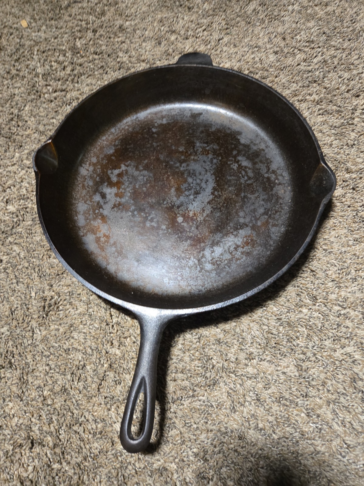 VINTAGE UNMARKED LODGE No. 14 CAST IRON 3 NOTCH HEAT RING SKILLET MADE IN USA