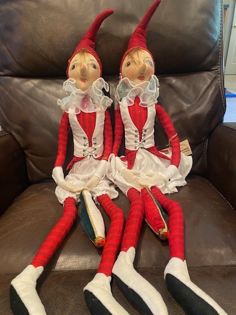 Joe Spencer -Gathered Traditions Alina & Artemis Elf Couple new Christmas 2026
