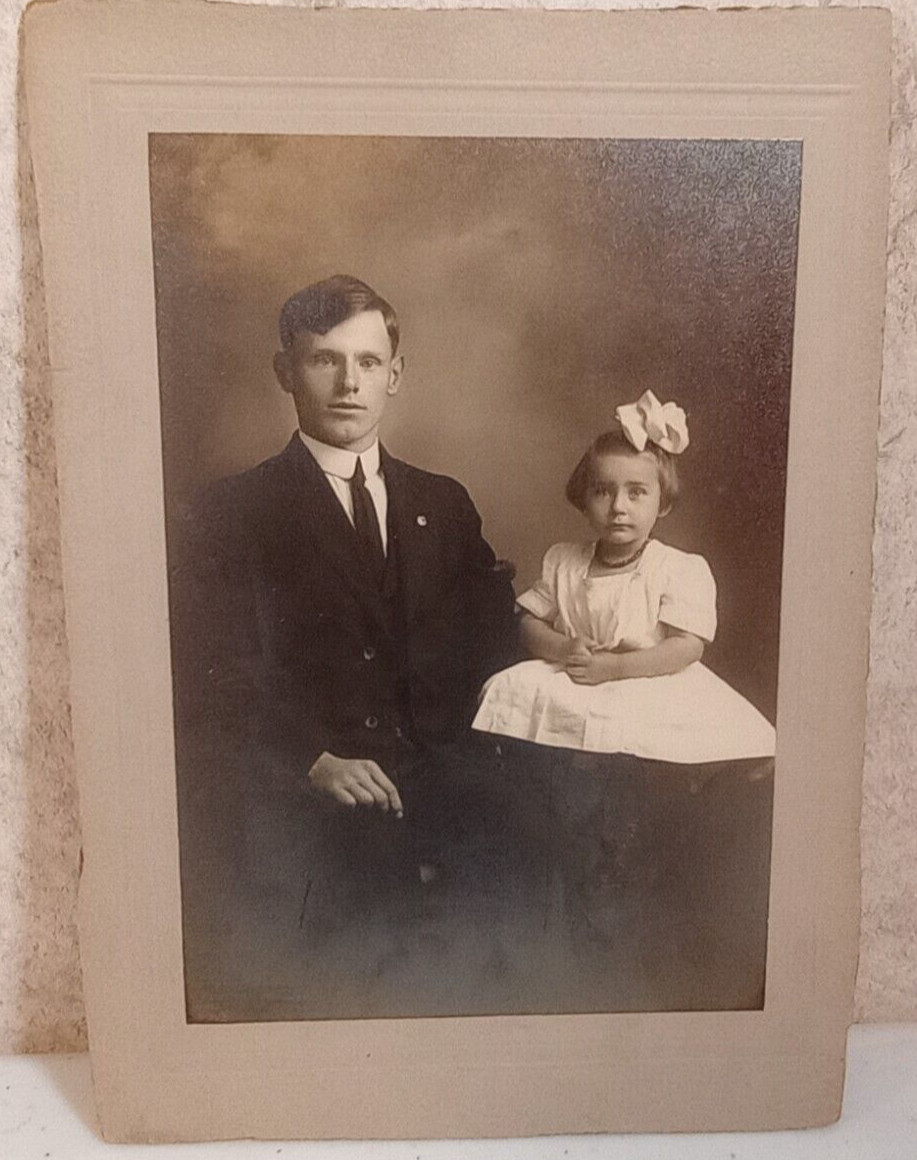 Antique Found Photo of Father and young daughter , very good condition.