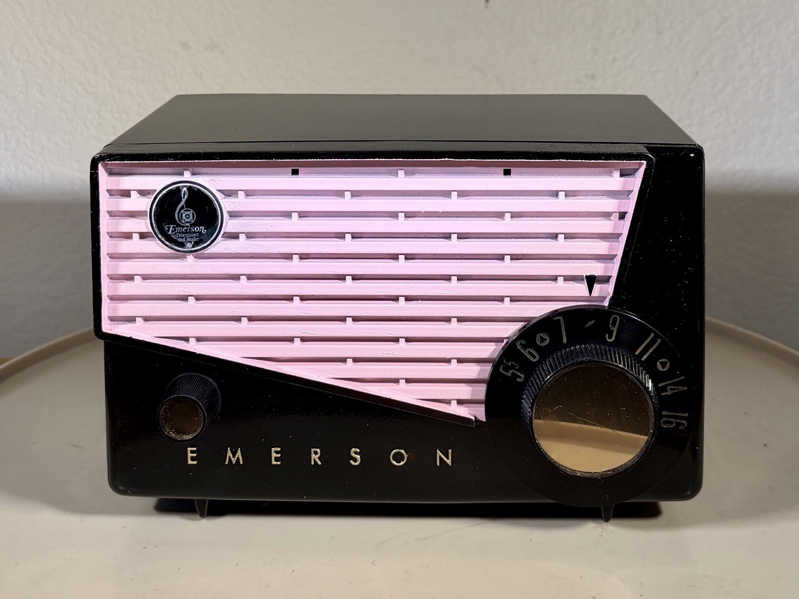 Rare & Striking 1957 Emerson 851 Pink, Black & Gold Midget Tube AM Radio, Works Rare & Striking 1957 Emerson 851 Pink, Black & Gold Midget Tube AM Radio, Works