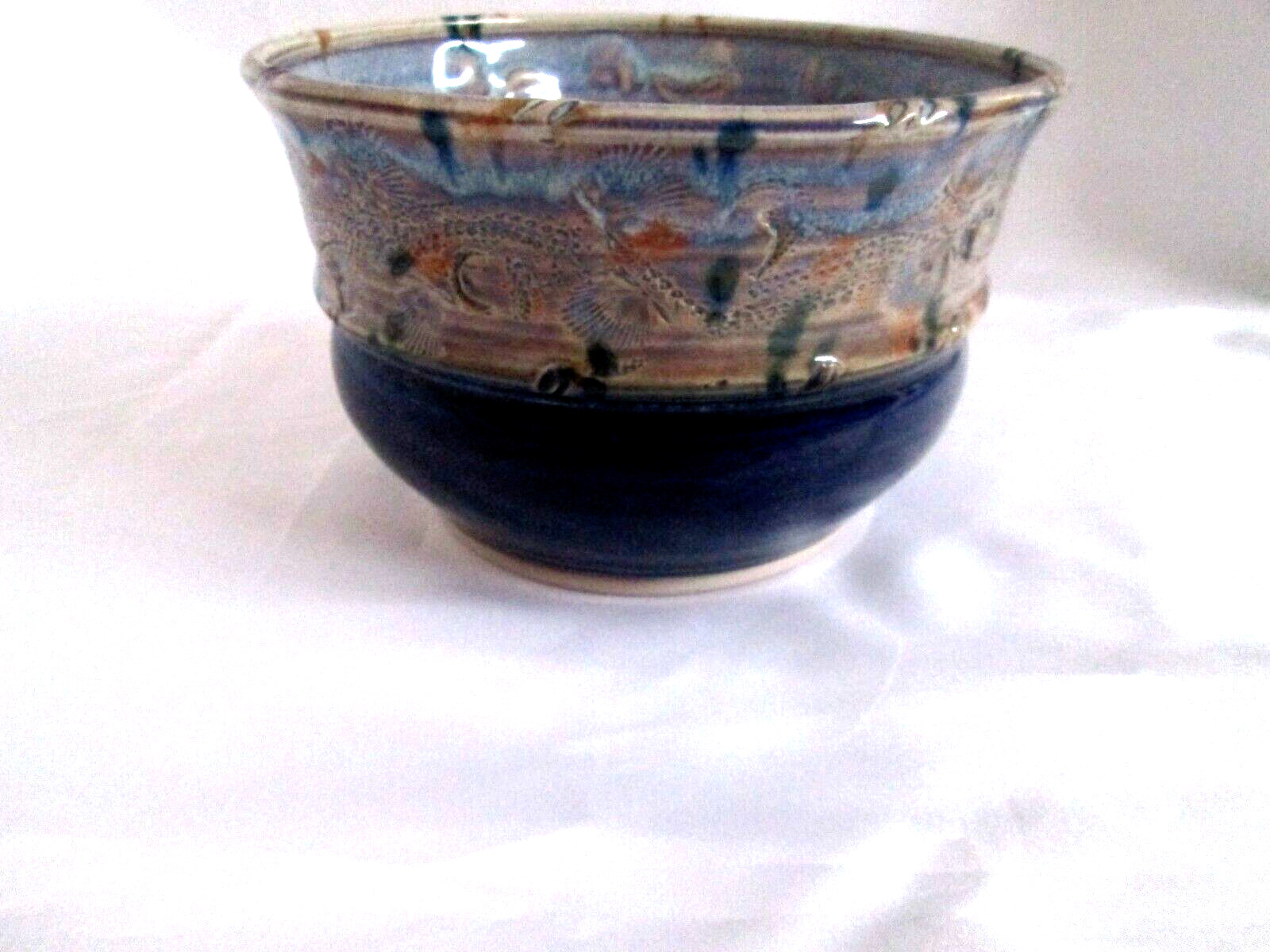 OCMULGEE POTTERY artist-signed bowl in blues & beige . 7 1/4  D.