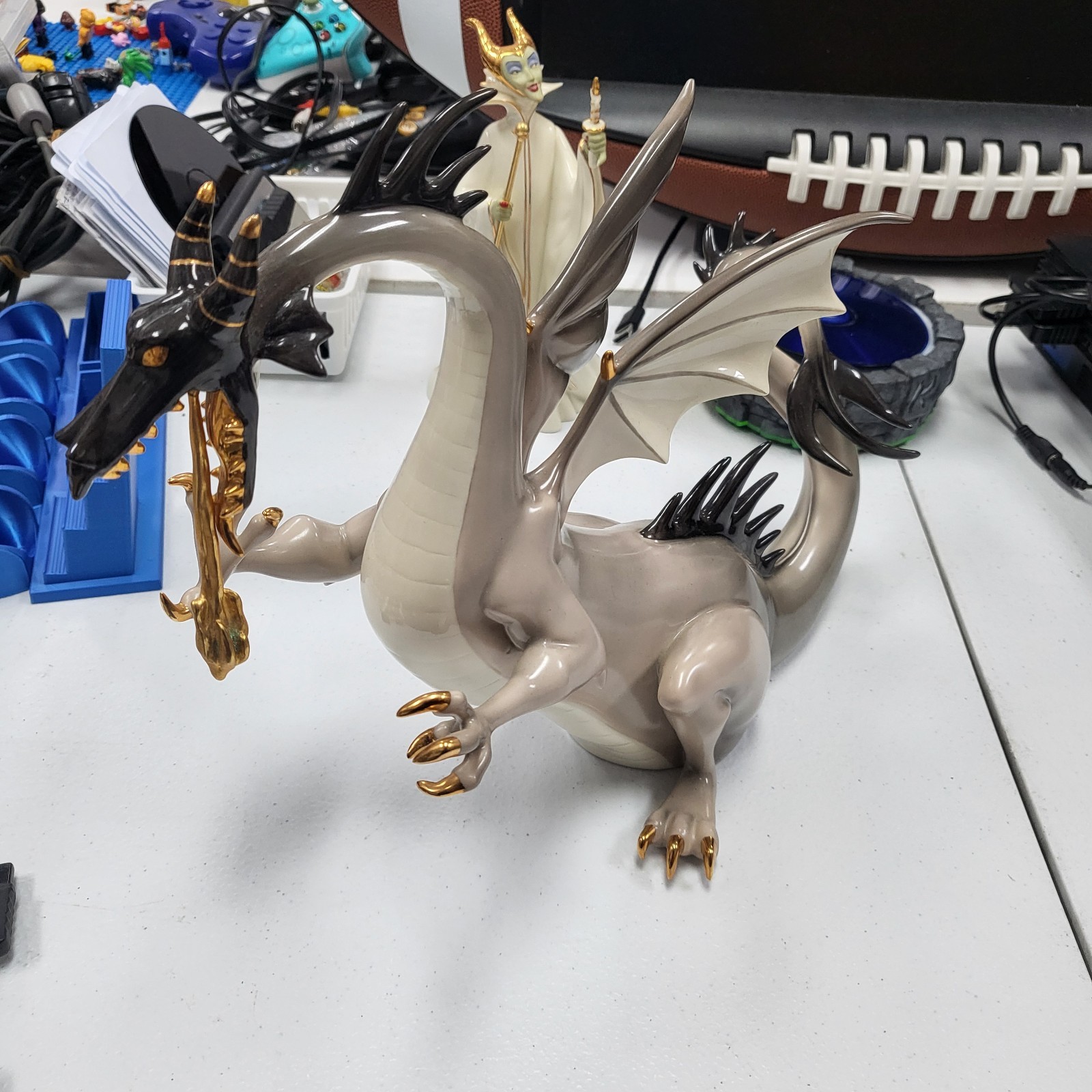 Disney Lenox Collection “Maleficent The Fiery Dragon” Disney Lenox Collection “Maleficent The Fiery Dragon”