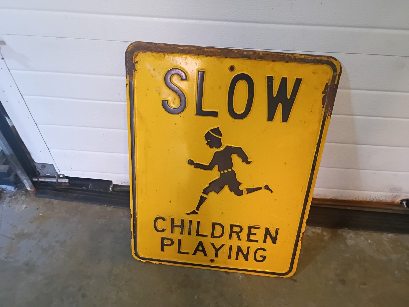 VINTAGE METAL BOY GIRL SLOW CHILDREN AT PLAY SCHOOL STREET SAFETY SIGN HOME ART