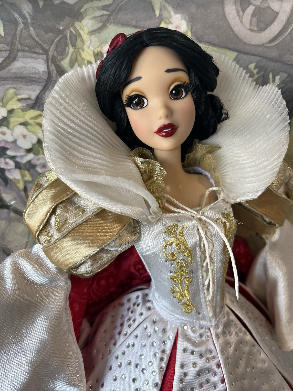 Disney Snow White Limited Saks Fifth Ave Exclusive Limited Edition Doll 1/1000