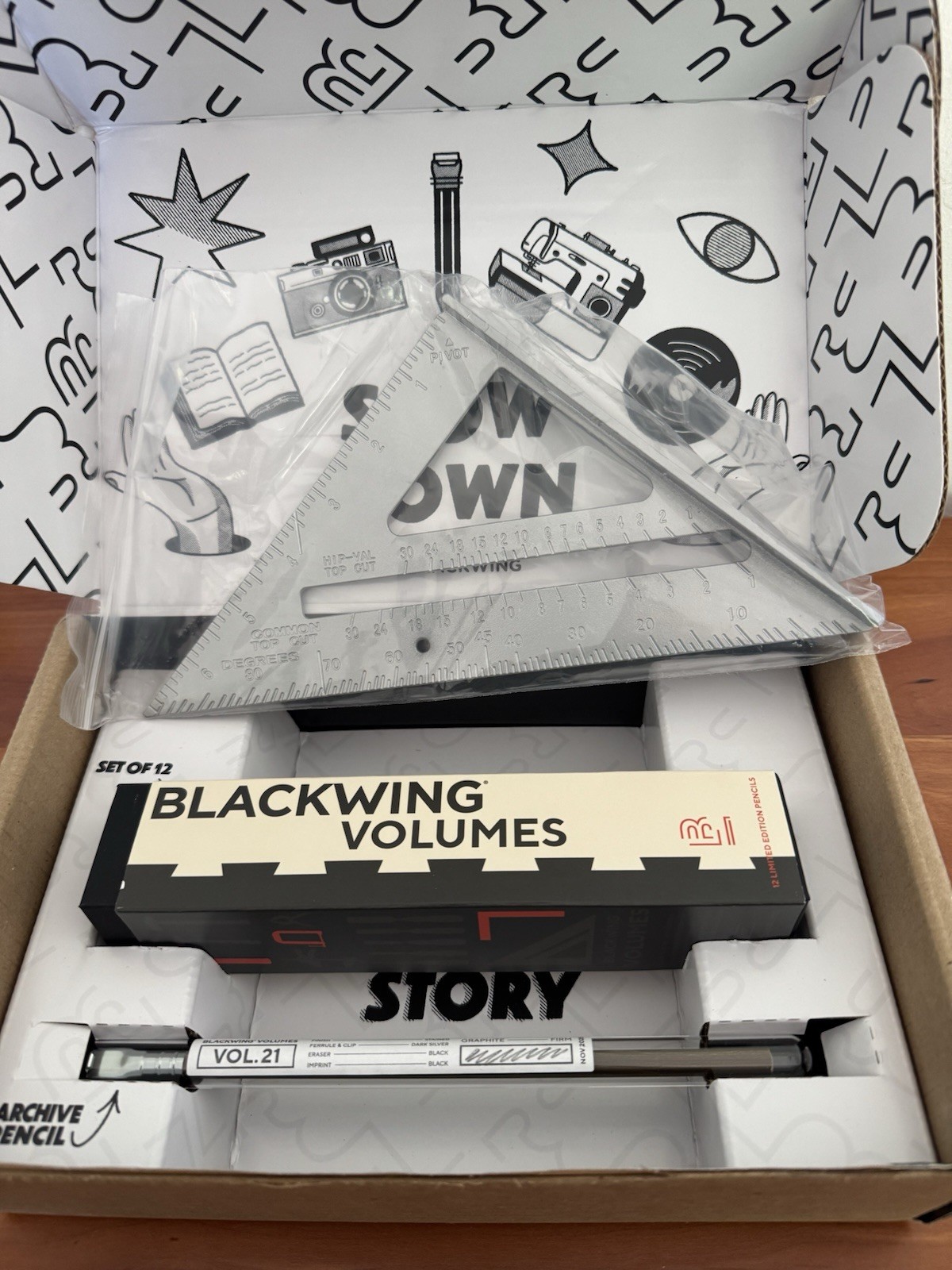 Blackwing Volume 21 Subscriber Set
