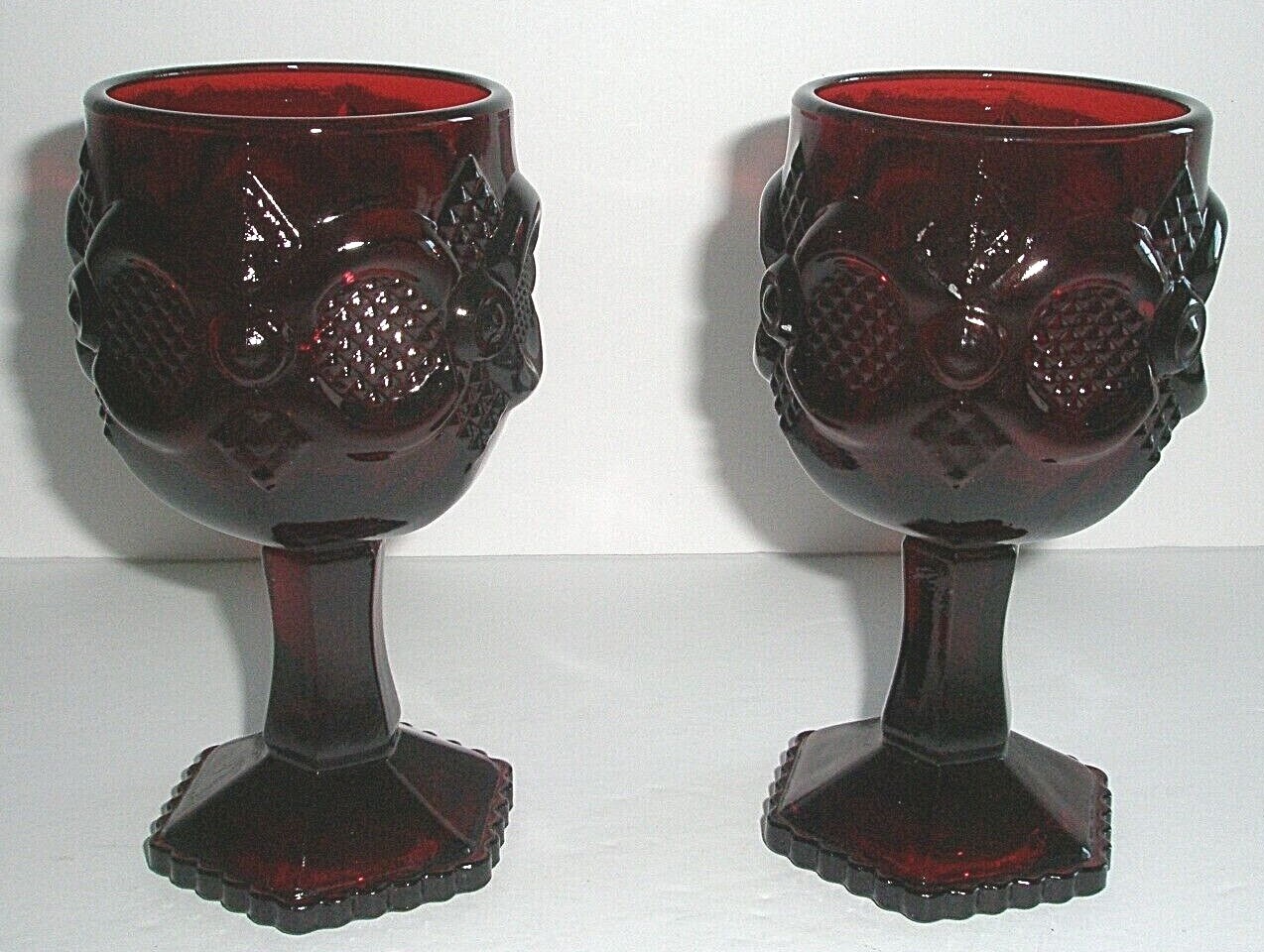 Avon Ruby Red Wine Water Goblet Set of 2 Barware Dinnerware CE Avon Ruby Red Wine Water Goblet Set of 2 Barware Dinnerware CE