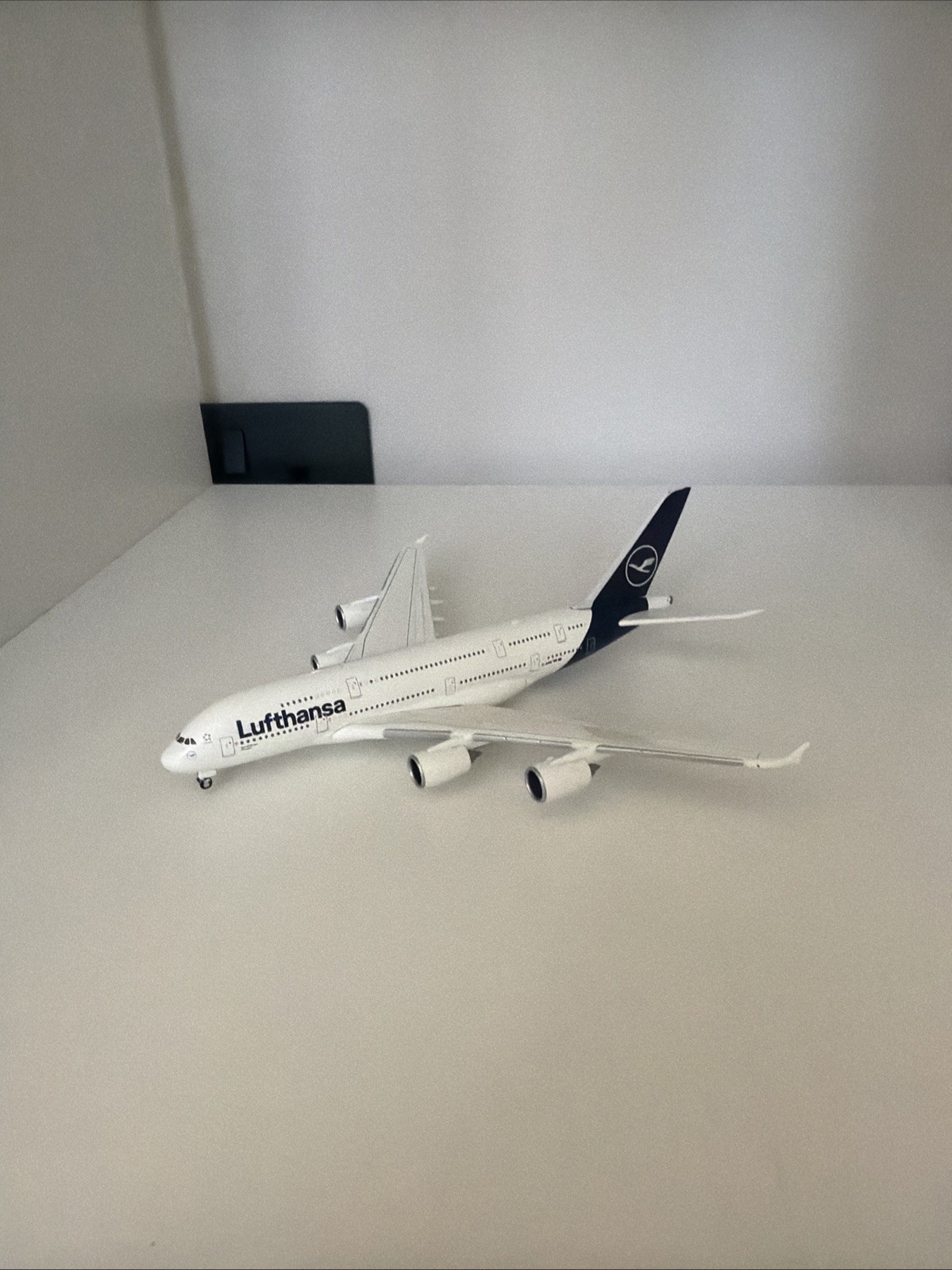 Lufthansa A380-800 D-AIMA 1:500 Herpa Wings Aeroplane Model Diecast Lufthansa A380-800 D-AIMA 1:500 Herpa Wings Aeroplane Model Diecast