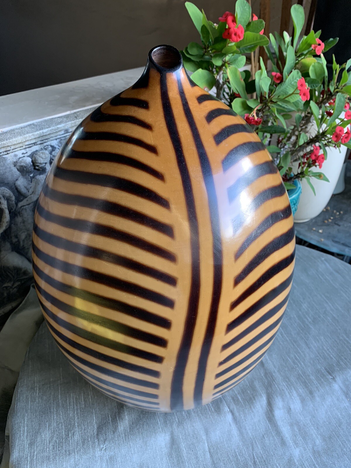 Large Unique Beautiful Jacinto Chiroque Chulucanas Peruvian Pottery Vase 18”tall