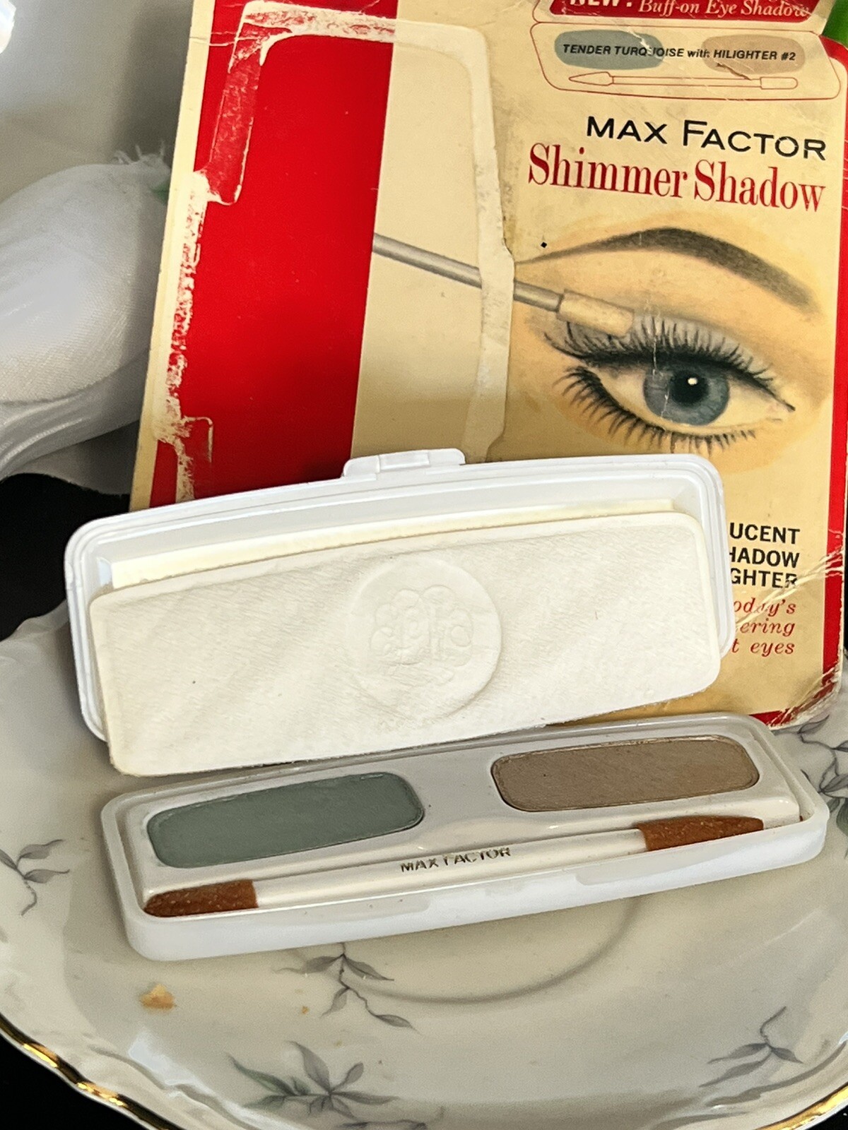 VINTAGE MAX FACTOR SHIMMER EYE SHADOW COMPACT TENDER TURQUOISE HIGHTLIGHTER NEW VINTAGE MAX FACTOR SHIMMER EYE SHADOW COMPACT TENDER TURQUOISE HIGHTLIGHTER NEW