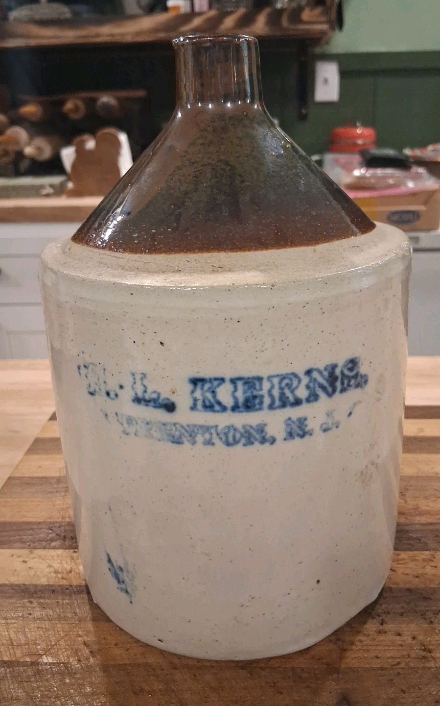 Antique E.L. KERNS Trenton NJ Stoneware Advertising Jug 1/2 Gal 2-Tone