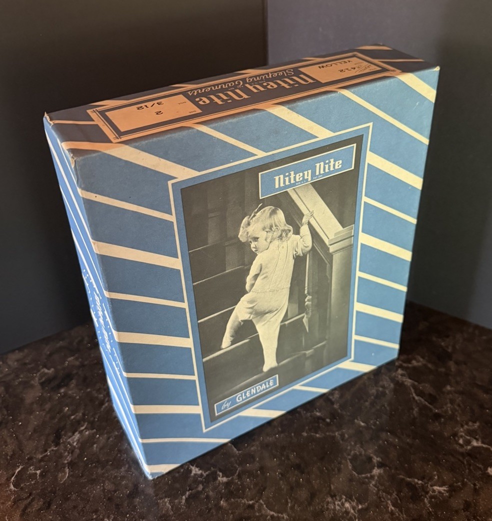 Vintage 1940\'s Nitey Nite Glendale Pajamas Retail Advertising Box Vintage 1940\'s Nitey Nite Glendale Pajamas Retail Advertising Box