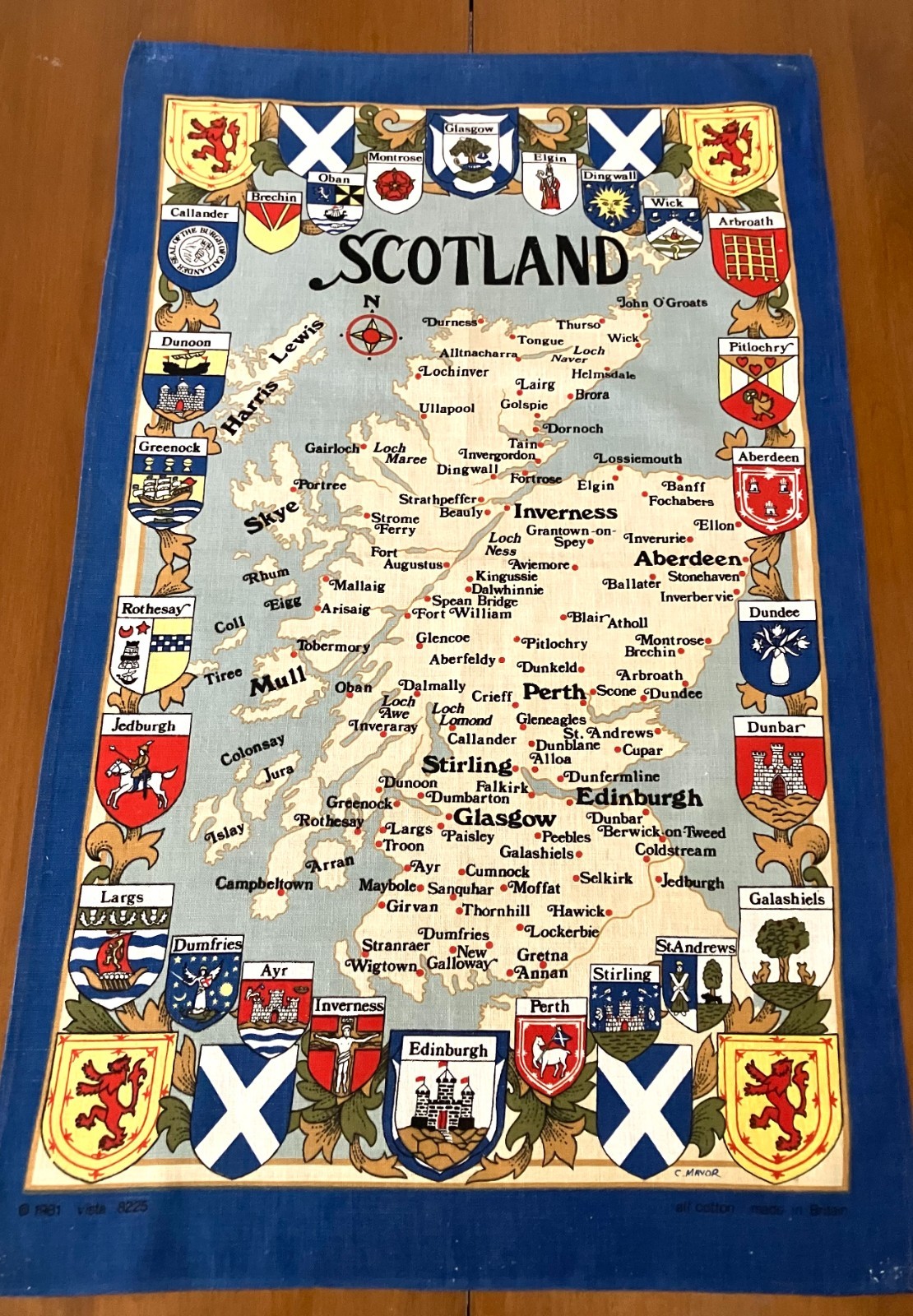 Scotland - Map & Coat of Arms - Tea Towel / Wall Hanging - 30\